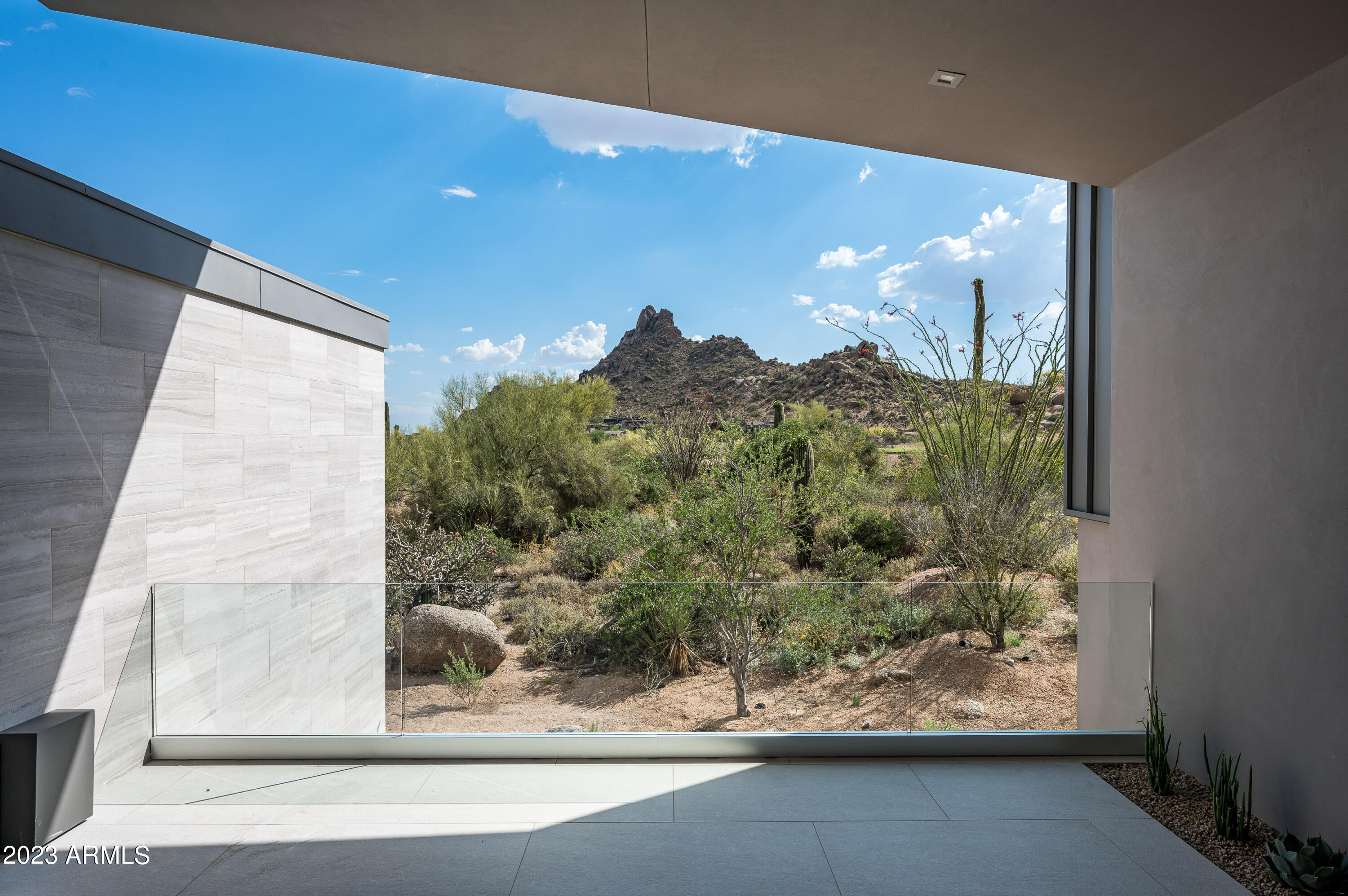 ESTANCIA - Residential