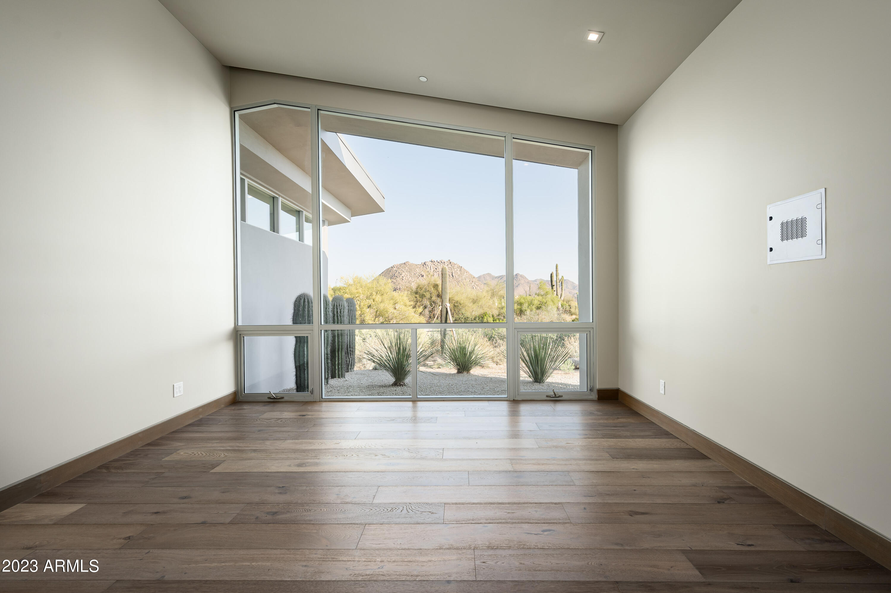 ESTANCIA - Residential