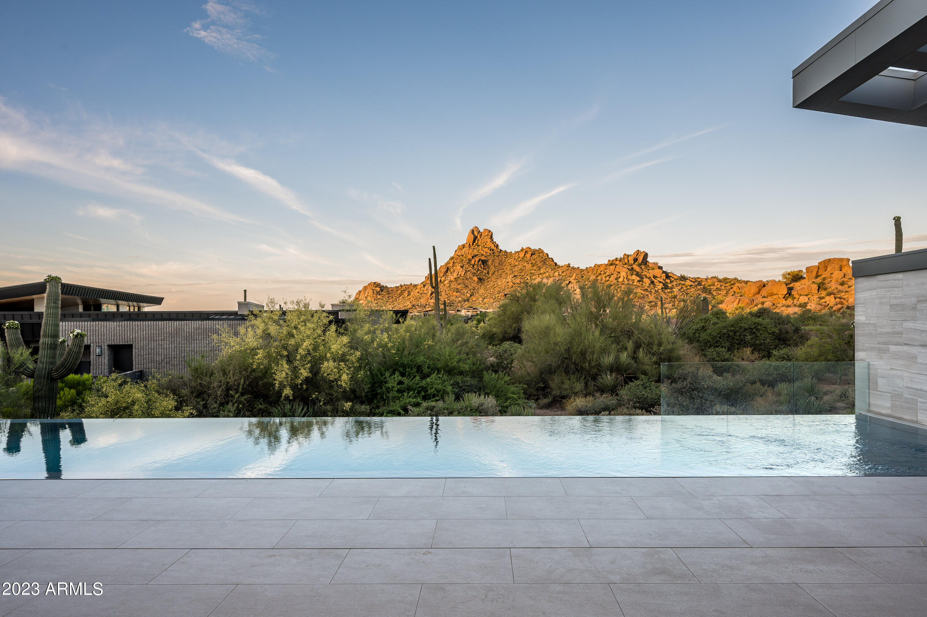 ESTANCIA - Residential