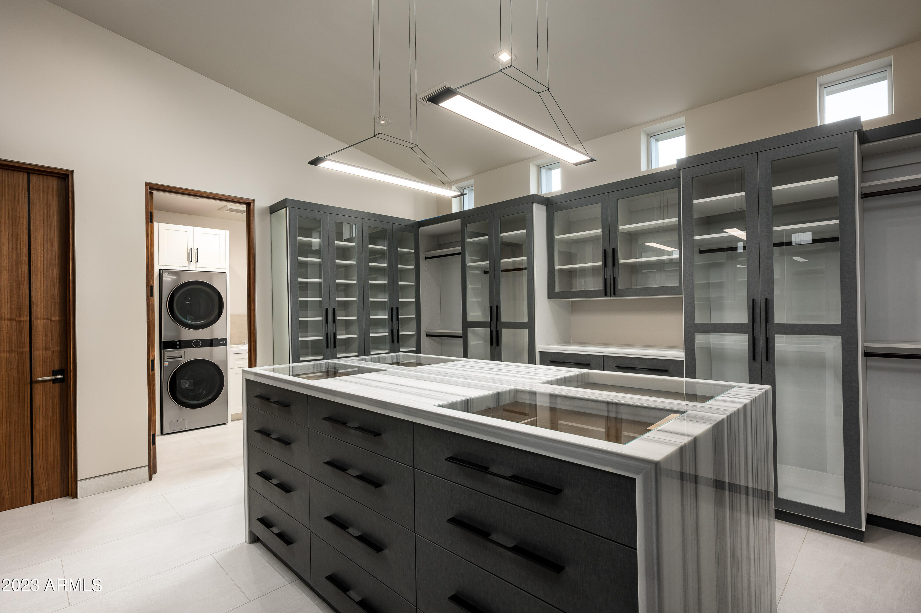 ESTANCIA - Residential