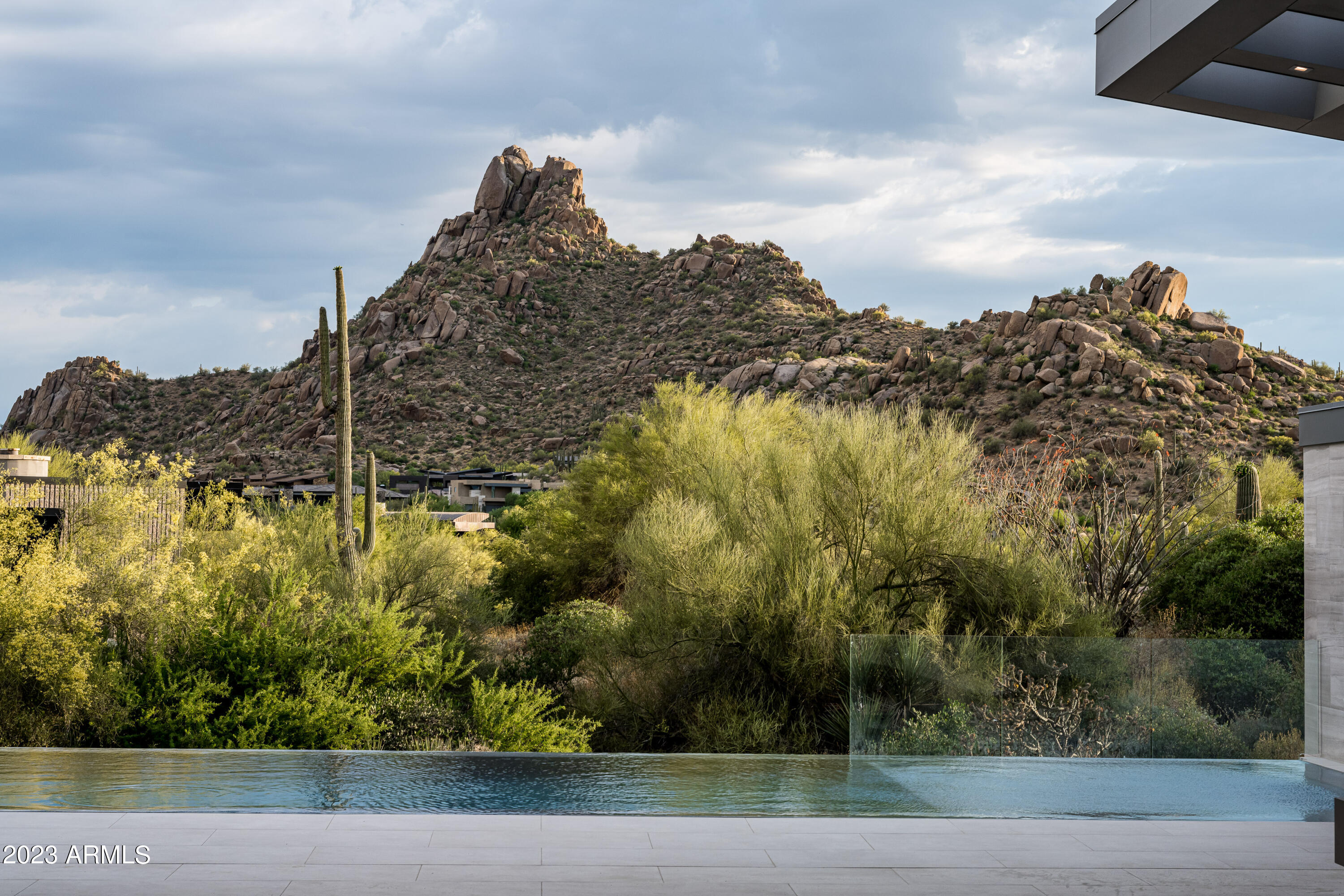 ESTANCIA - Residential