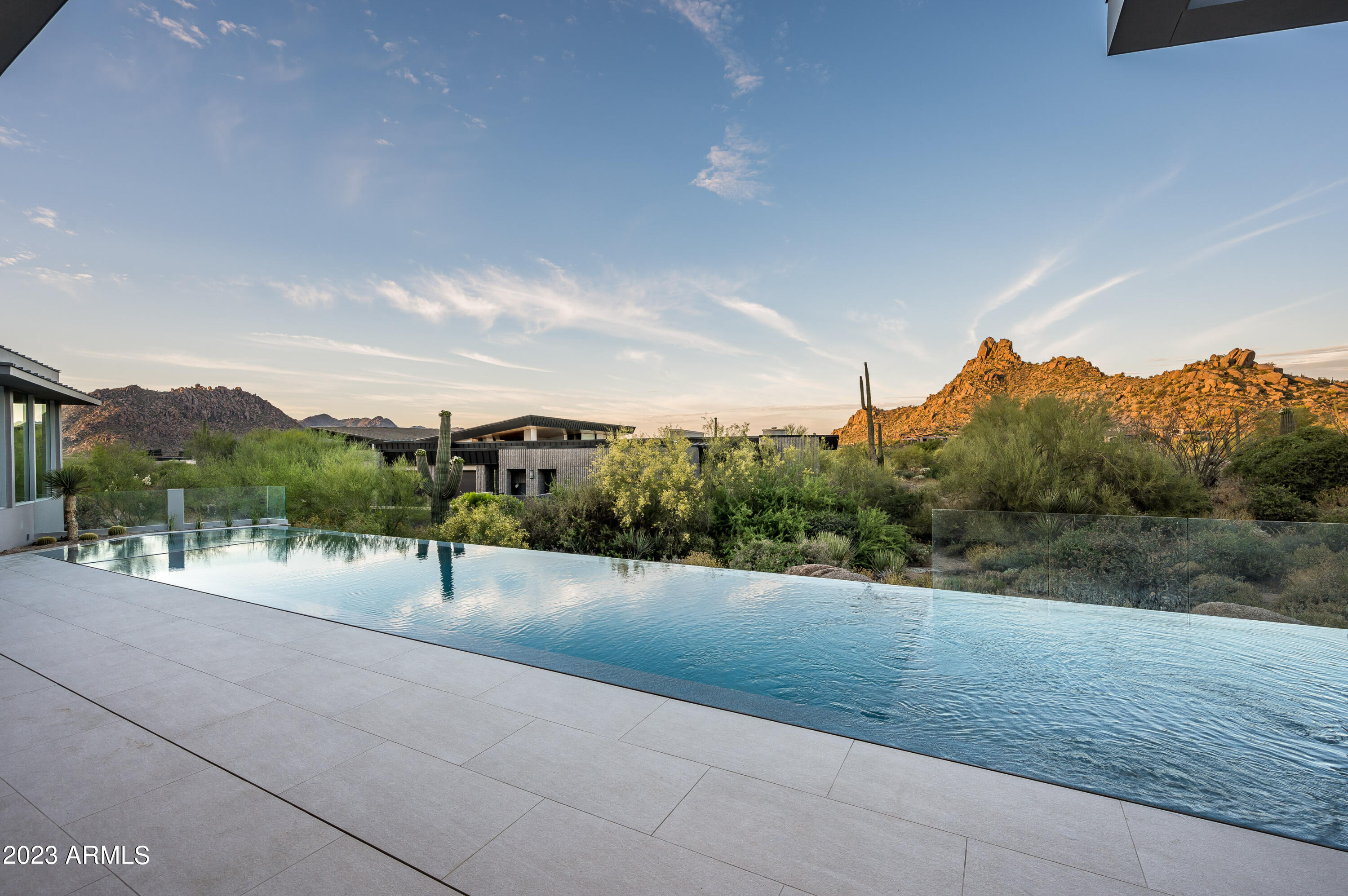 ESTANCIA - Residential