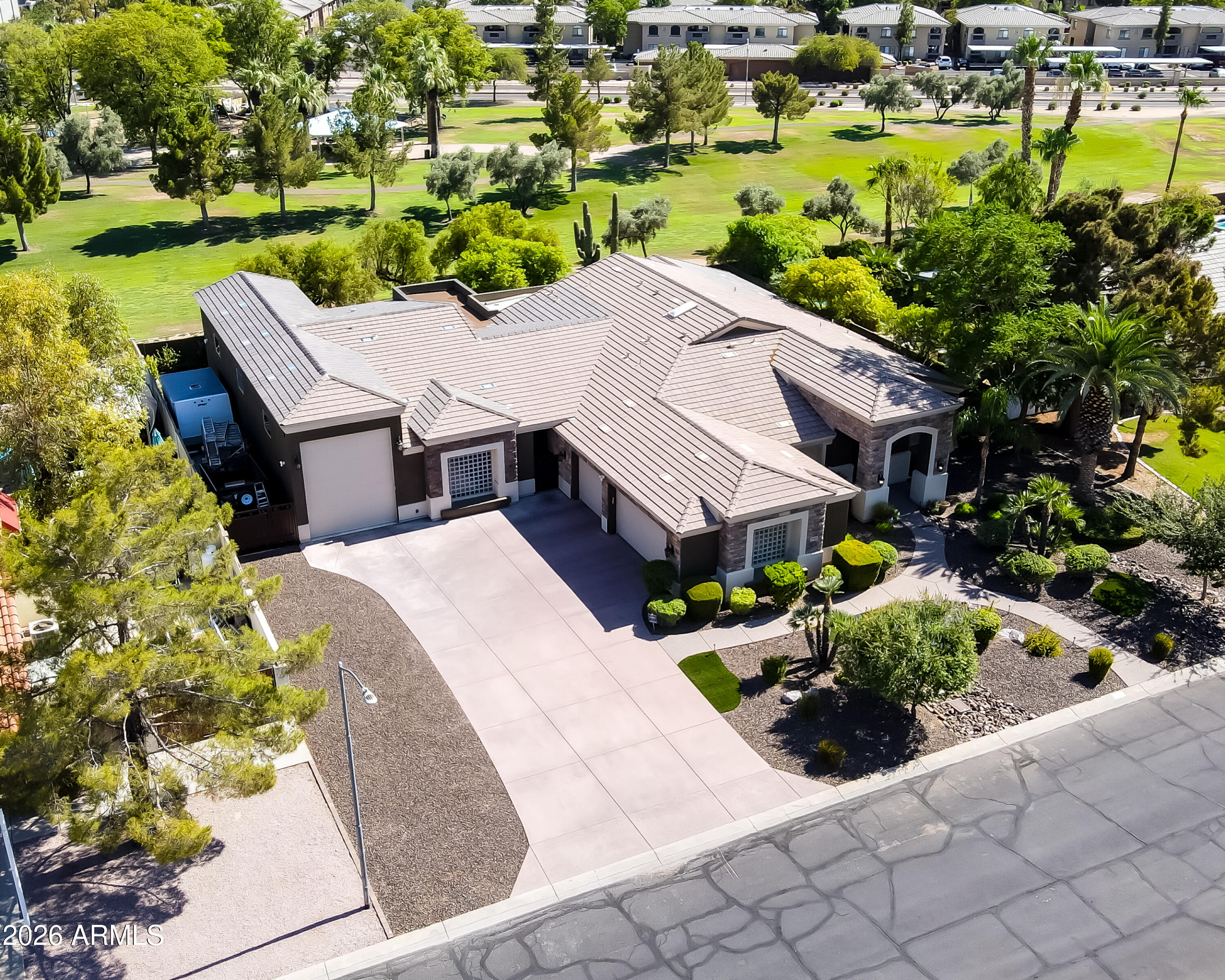 HIDDEN MANOR 6 - Residential