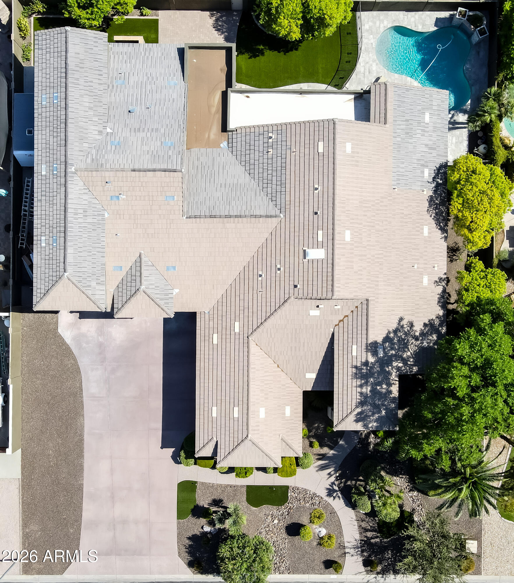 HIDDEN MANOR 6 - Residential