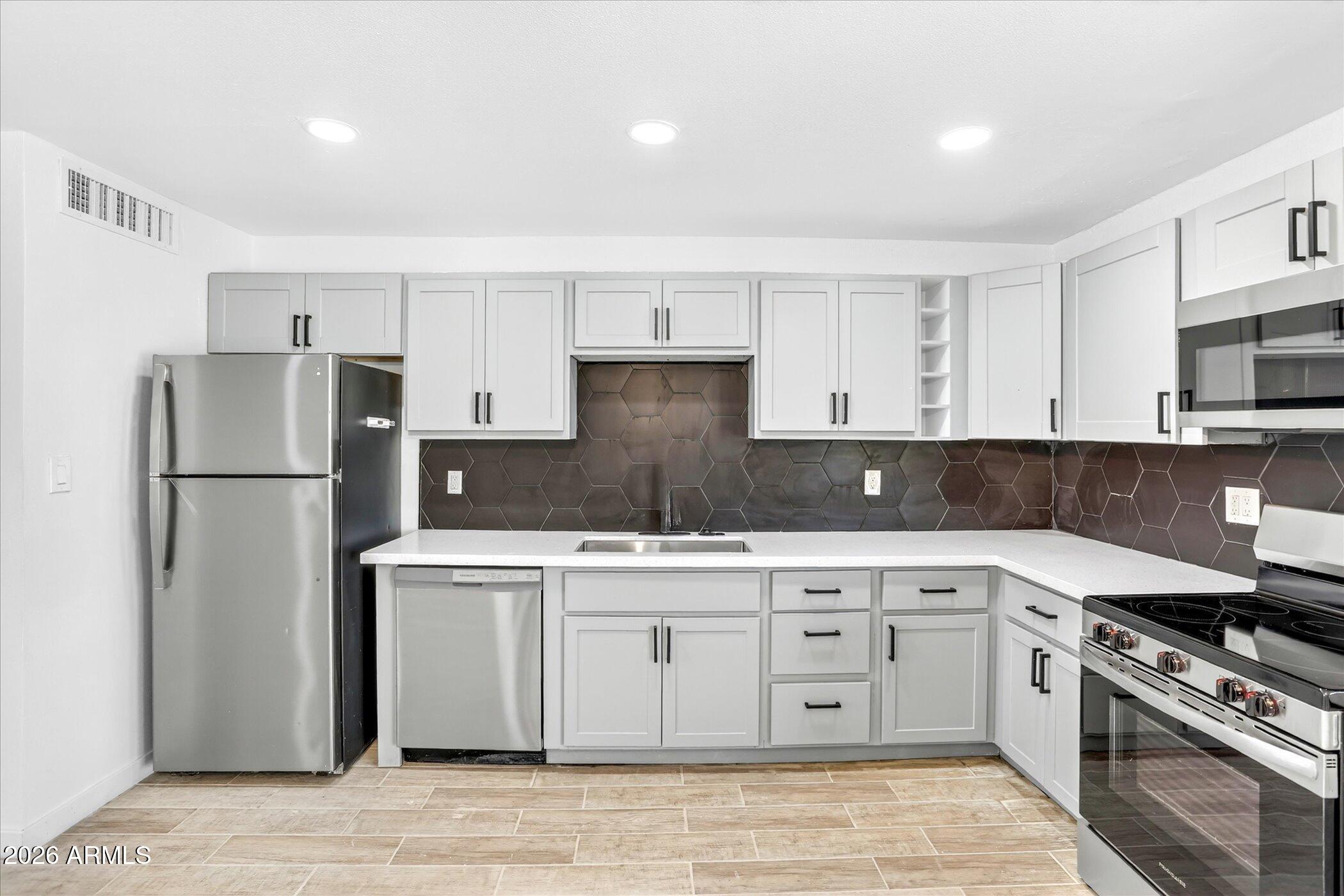 MARYVALE TERRACE NO. 52 - Residential