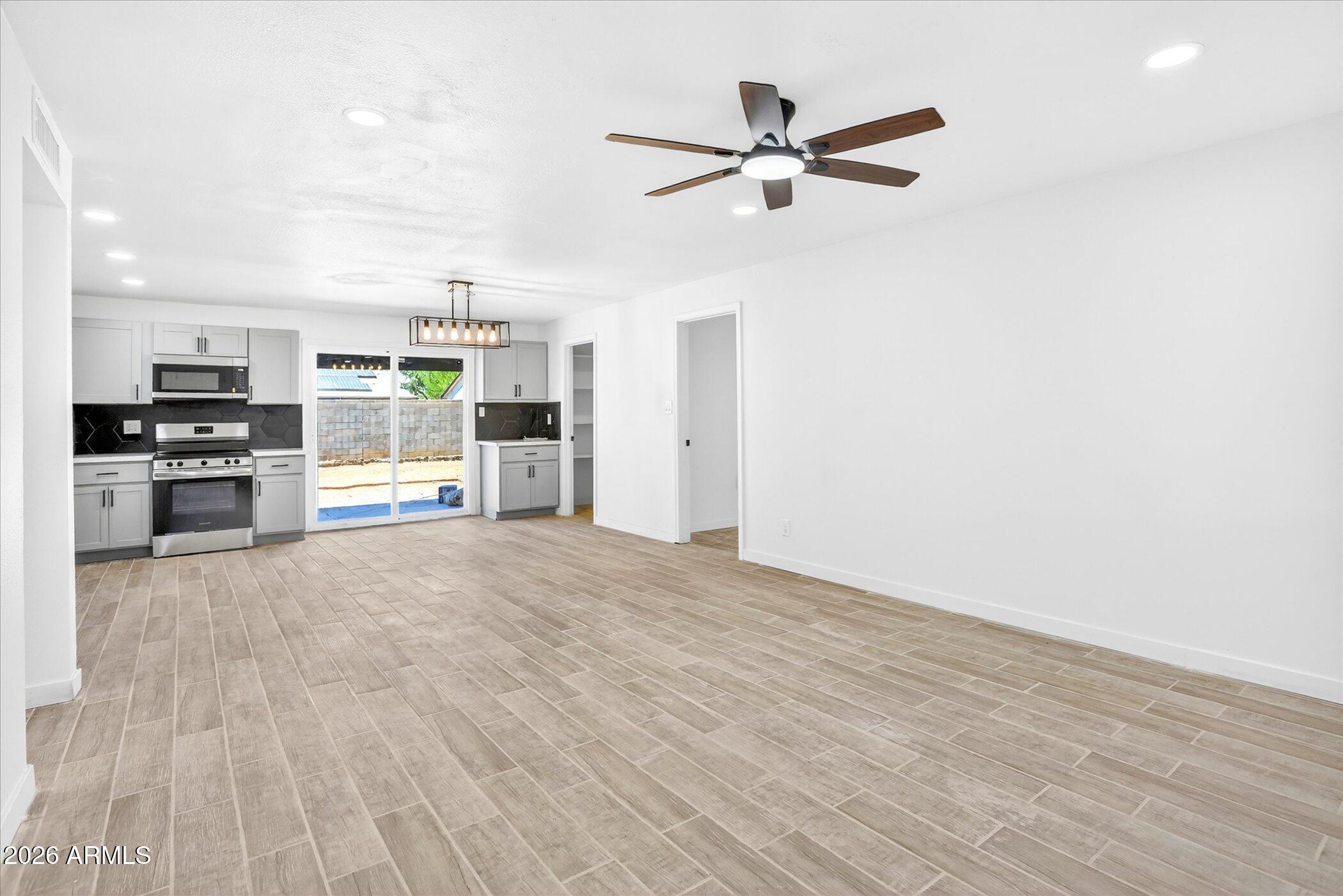 MARYVALE TERRACE NO. 52 - Residential