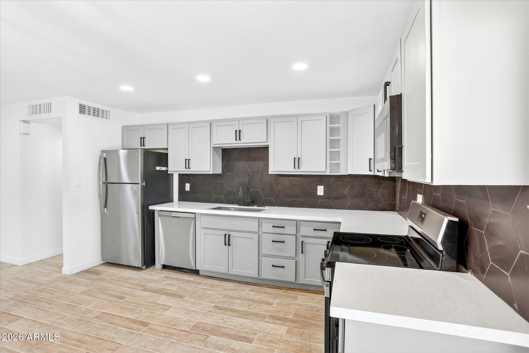 MARYVALE TERRACE NO. 52 - Residential
