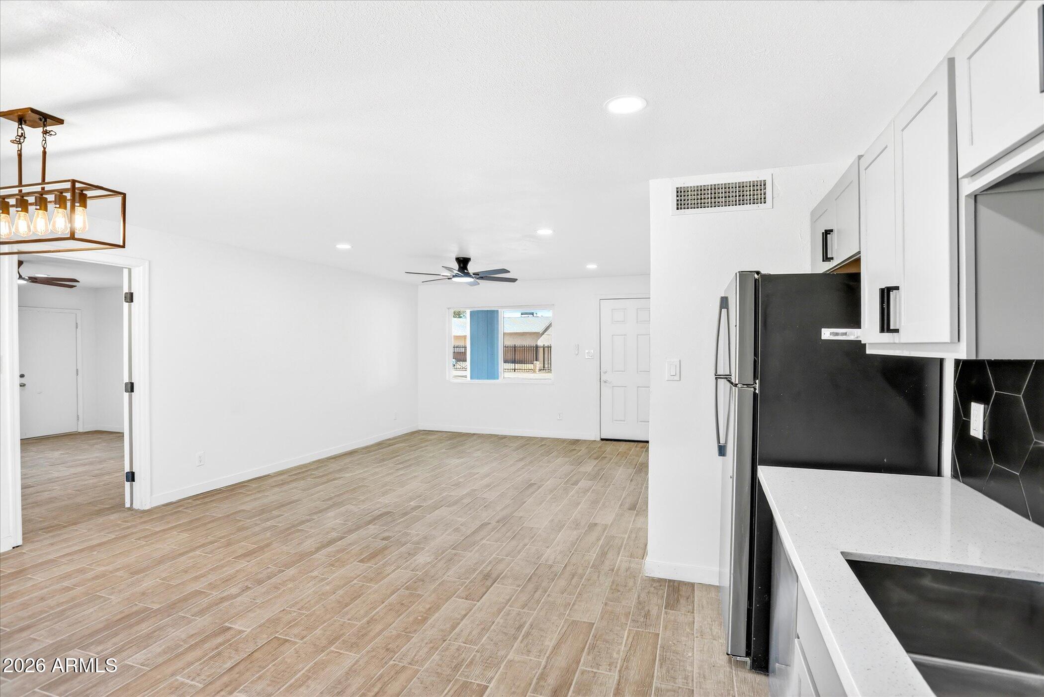 MARYVALE TERRACE NO. 52 - Residential