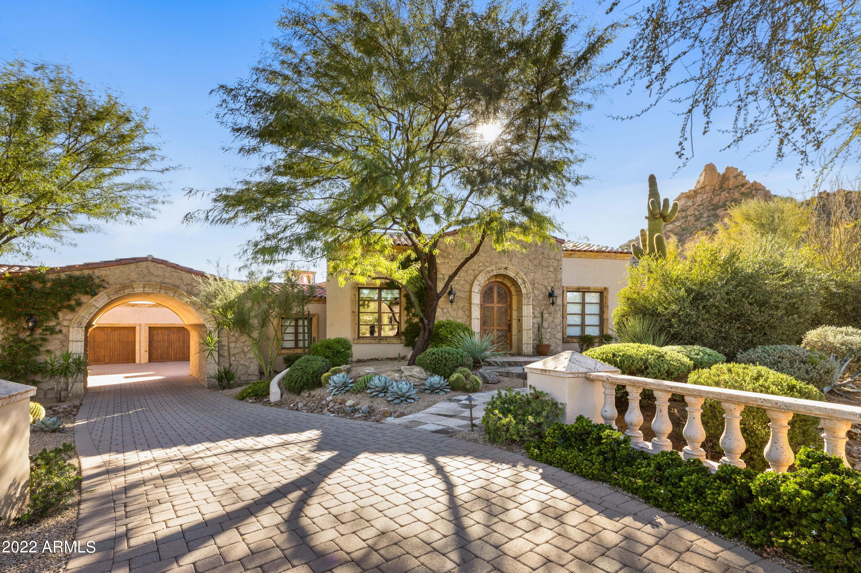 ESTANCIA - Residential