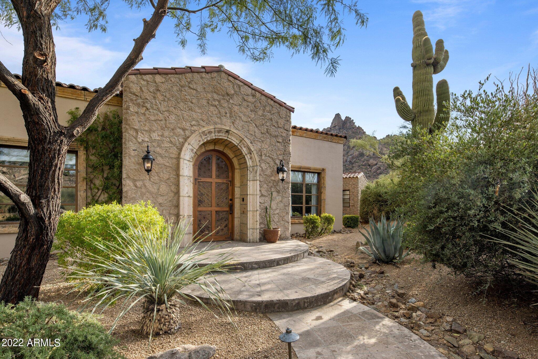 ESTANCIA - Residential