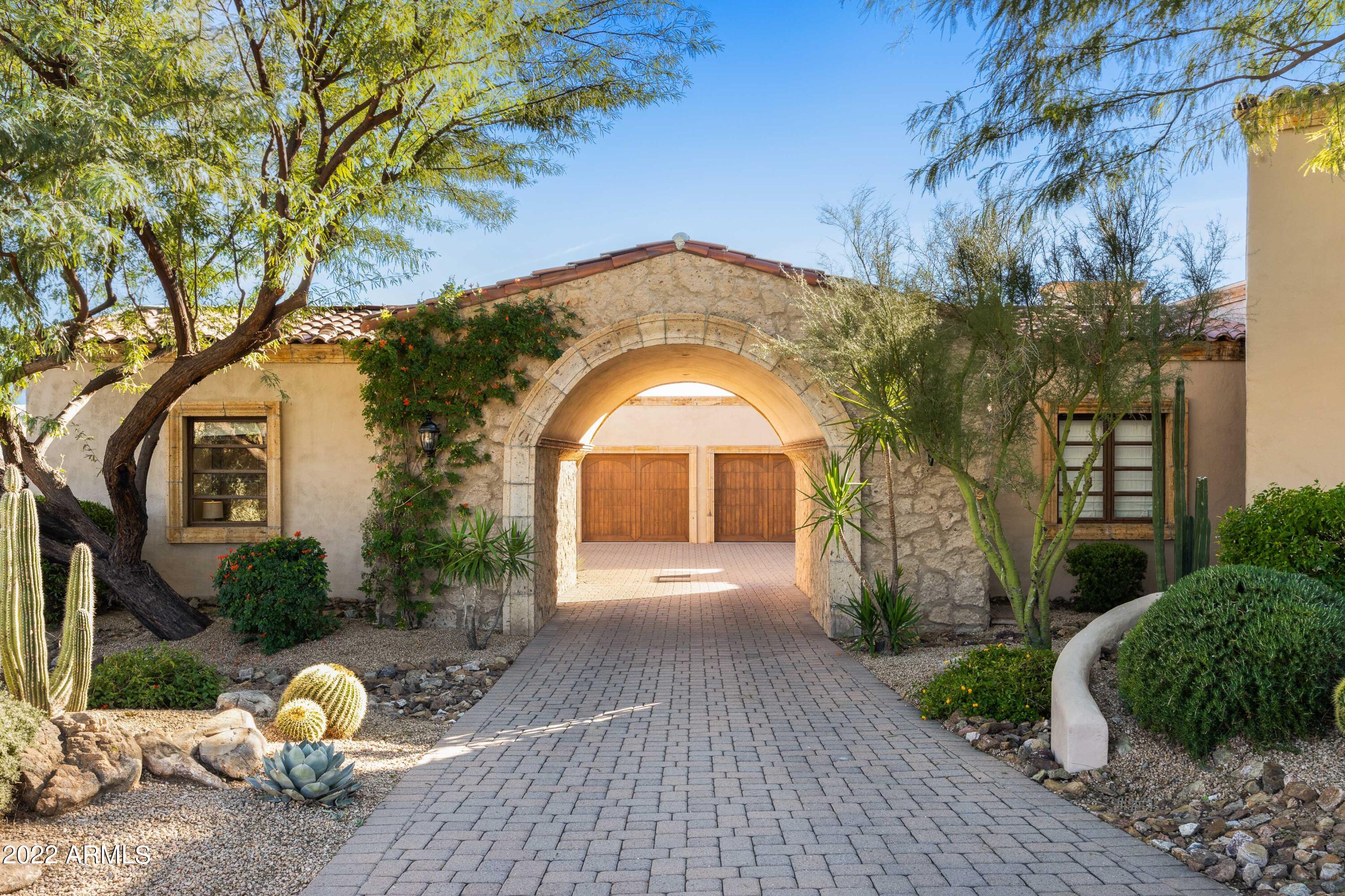 ESTANCIA - Residential