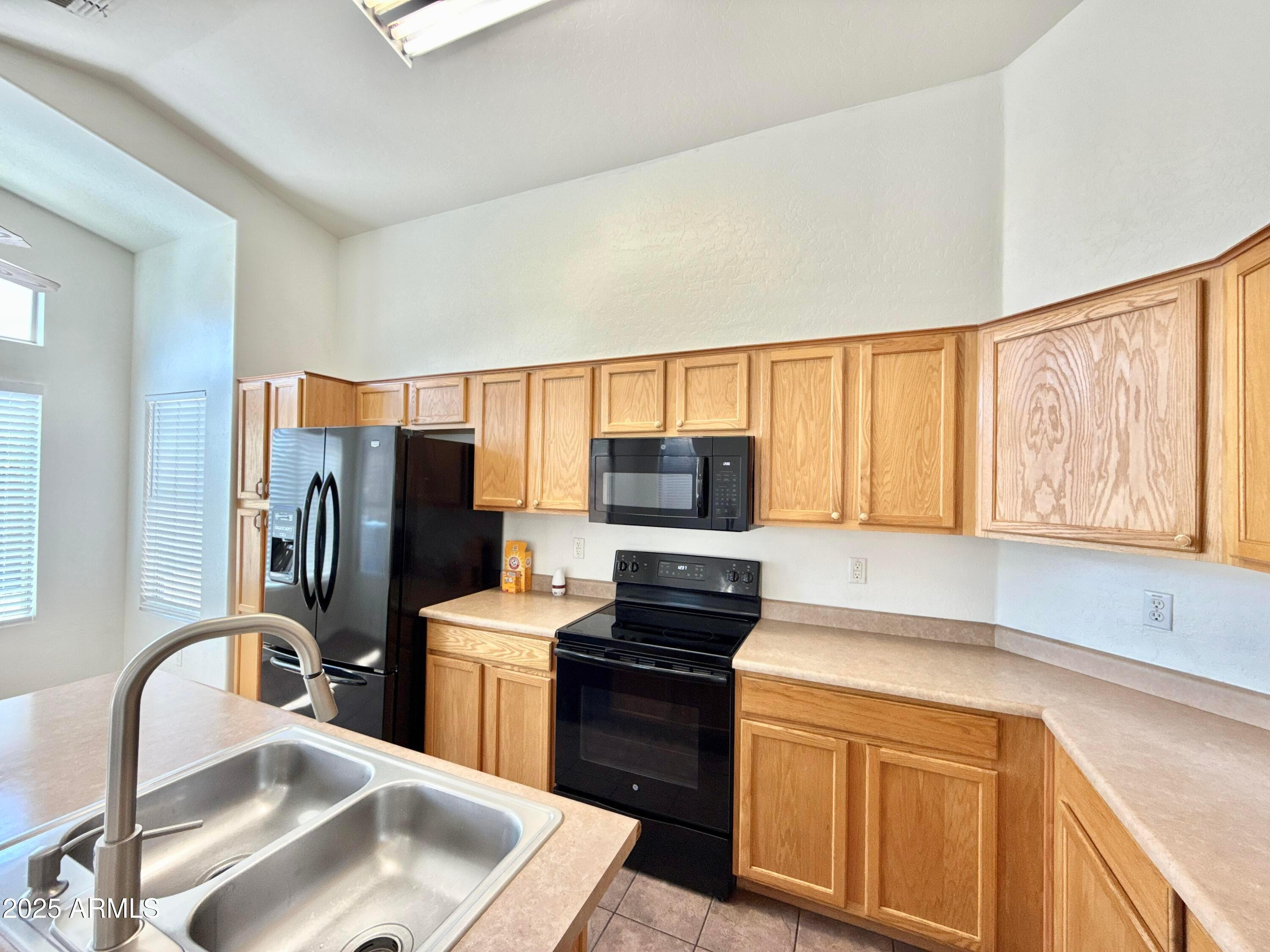 DREAMING SUMMIT UNIT 2A - Residential Lease