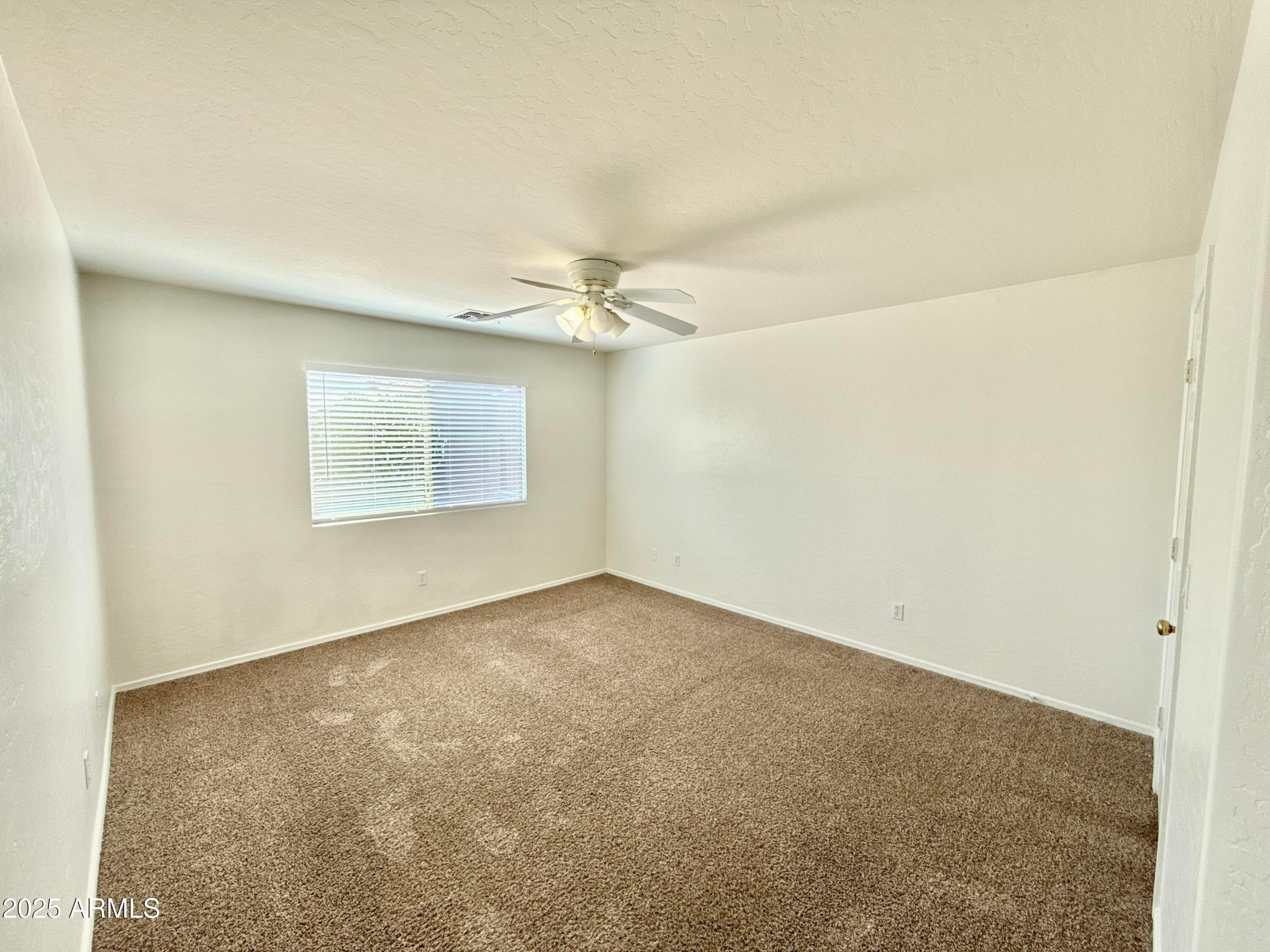 DREAMING SUMMIT UNIT 2A - Residential Lease
