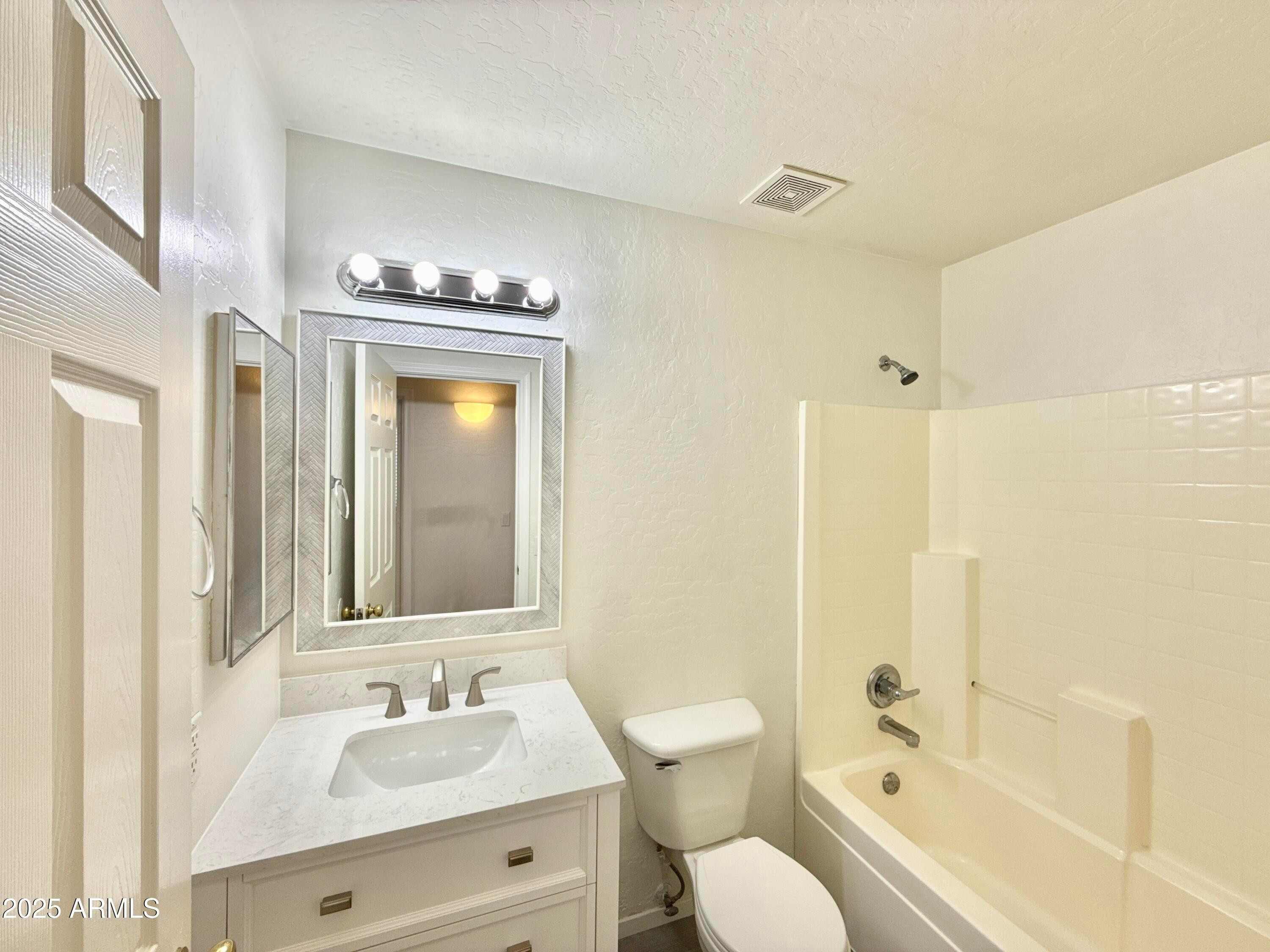 DREAMING SUMMIT UNIT 2A - Residential Lease