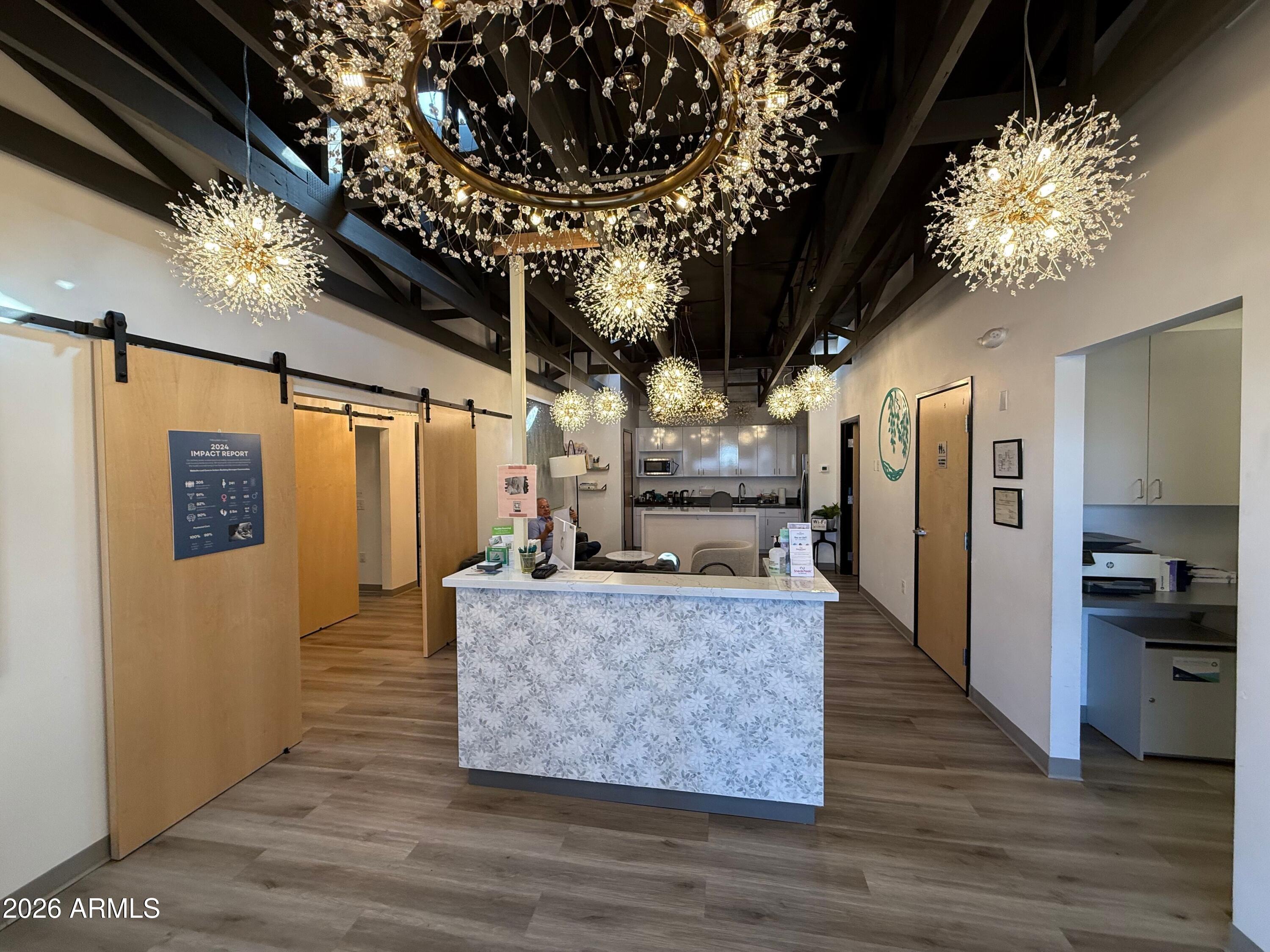 PALM GARDENS - Commercial Sale
