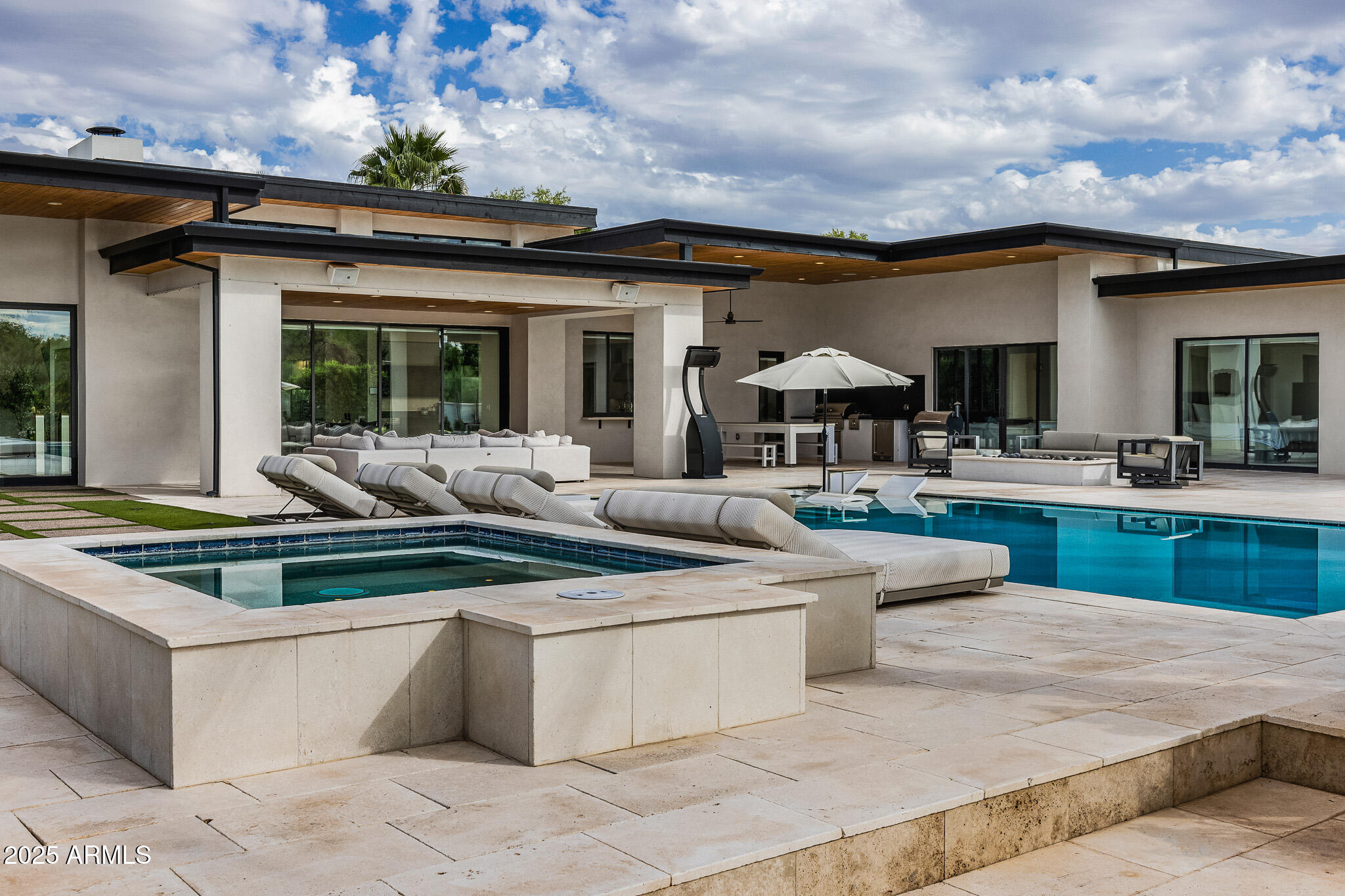 BERNEIL RANCHOS - Residential