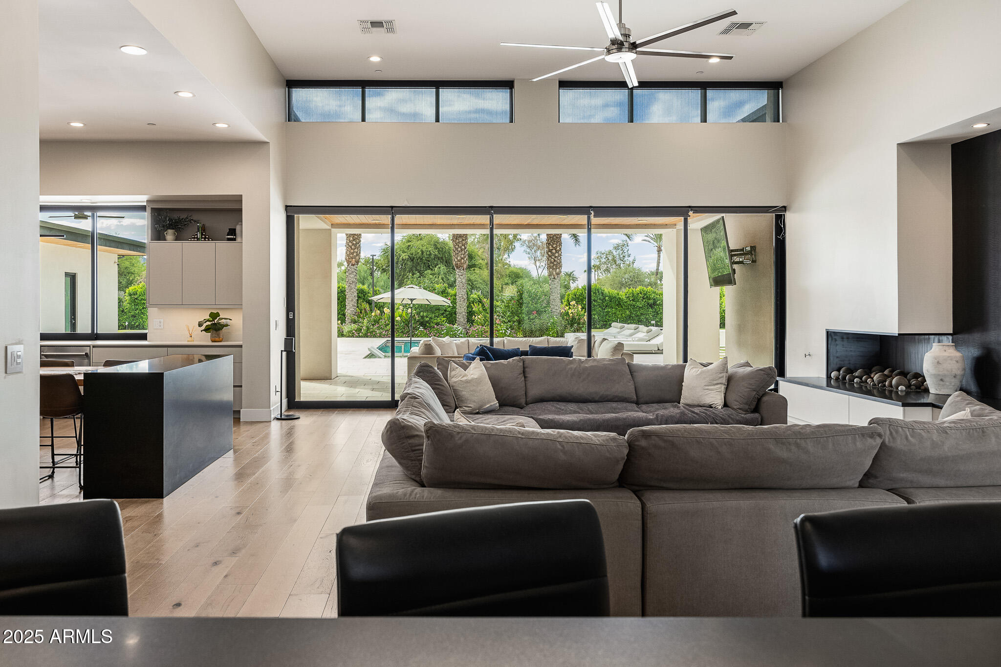 BERNEIL RANCHOS - Residential