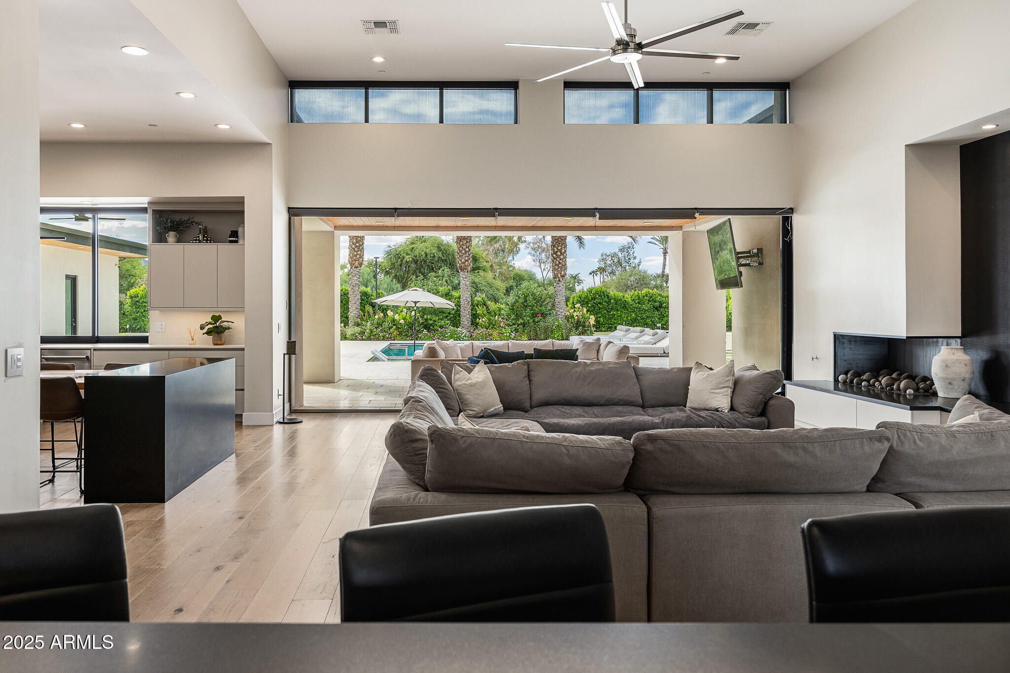 BERNEIL RANCHOS - Residential