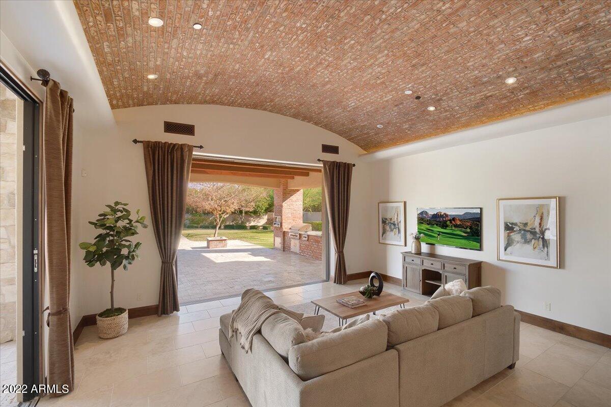 GARY ESTATES - Residential