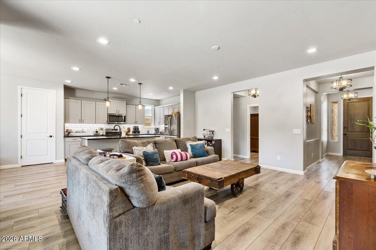 MOUNTAIN GATE - Residential