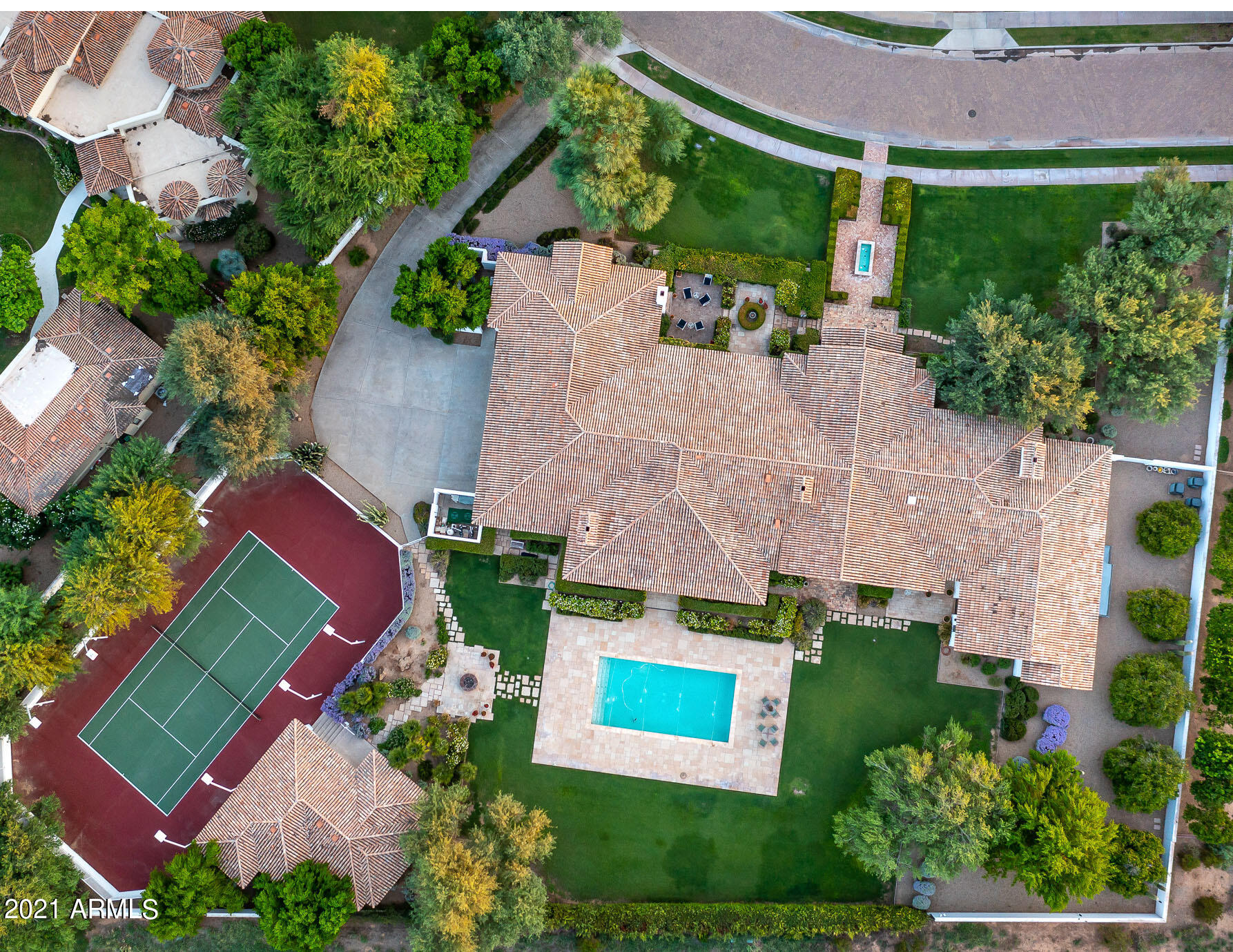 ELMARO ESTATES - Residential