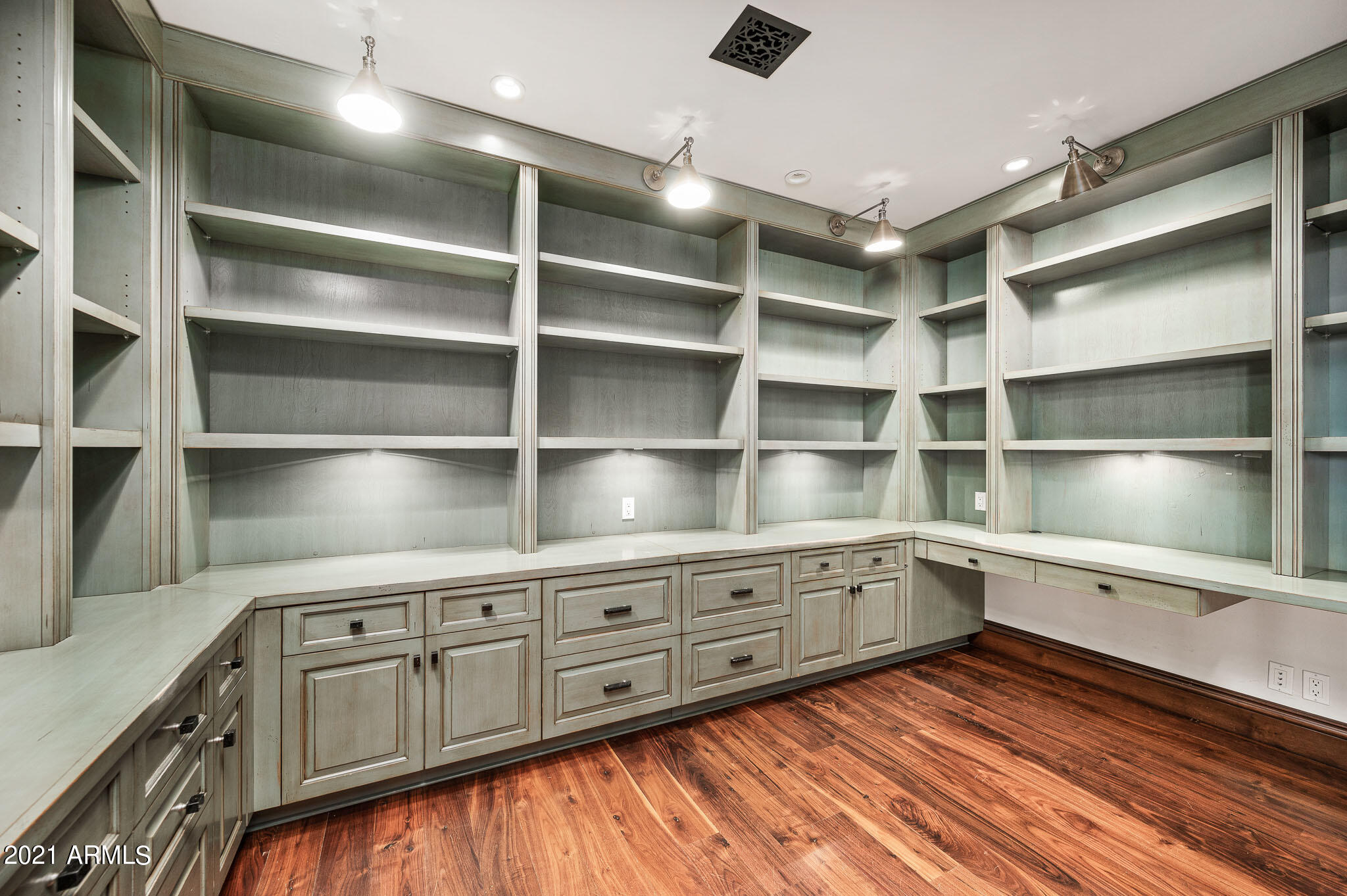 ELMARO ESTATES - Residential