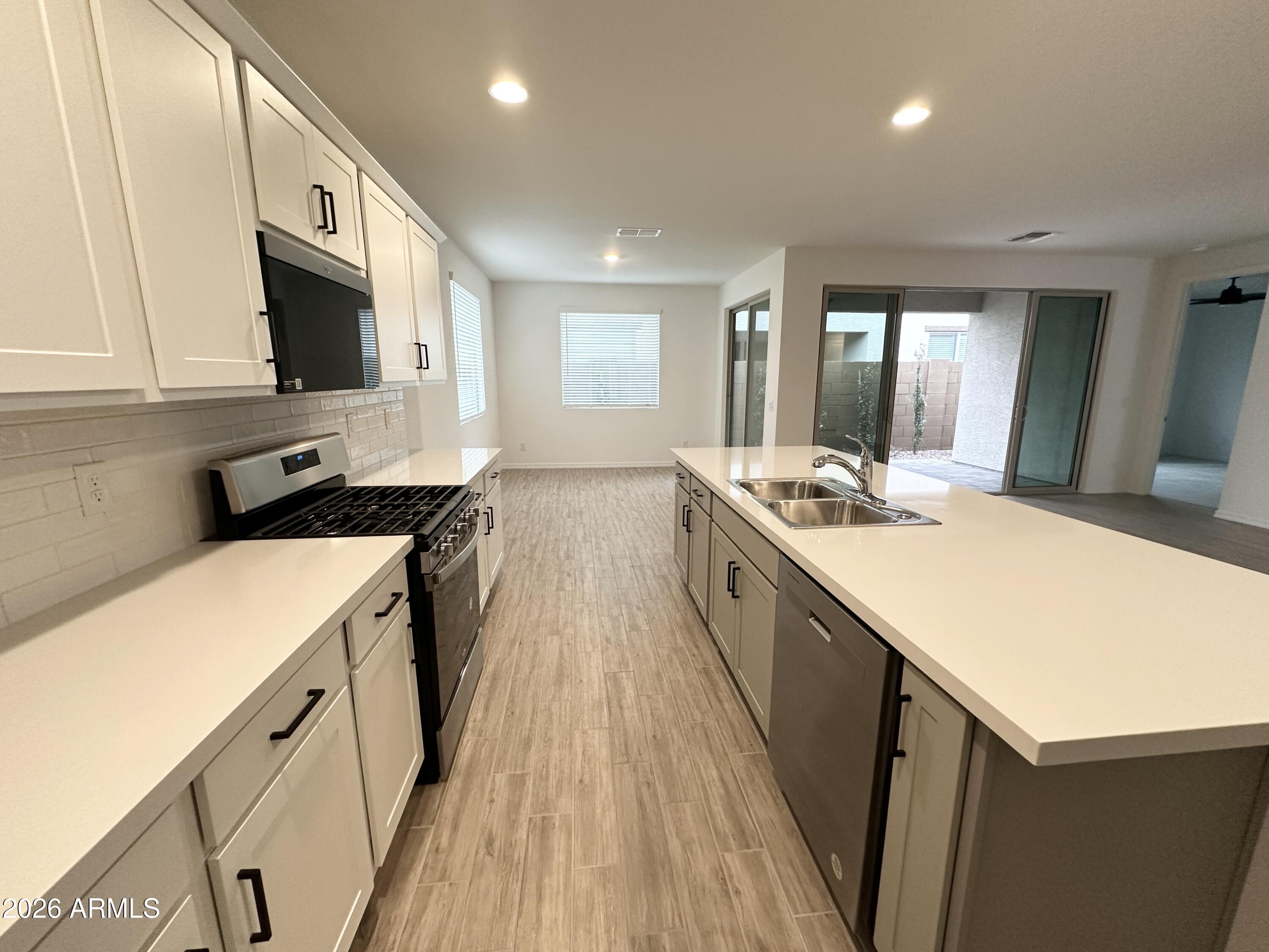 EASTMARK DU 3/4 NORTH PHASE 5 MDR - Residential