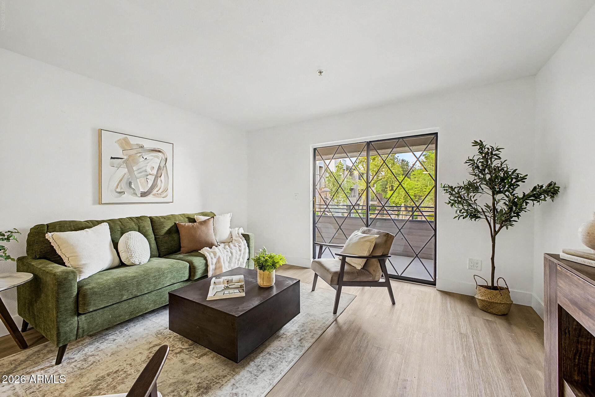 SCOTTSDALE SPRINGS CONDOMINIUMS - Residential