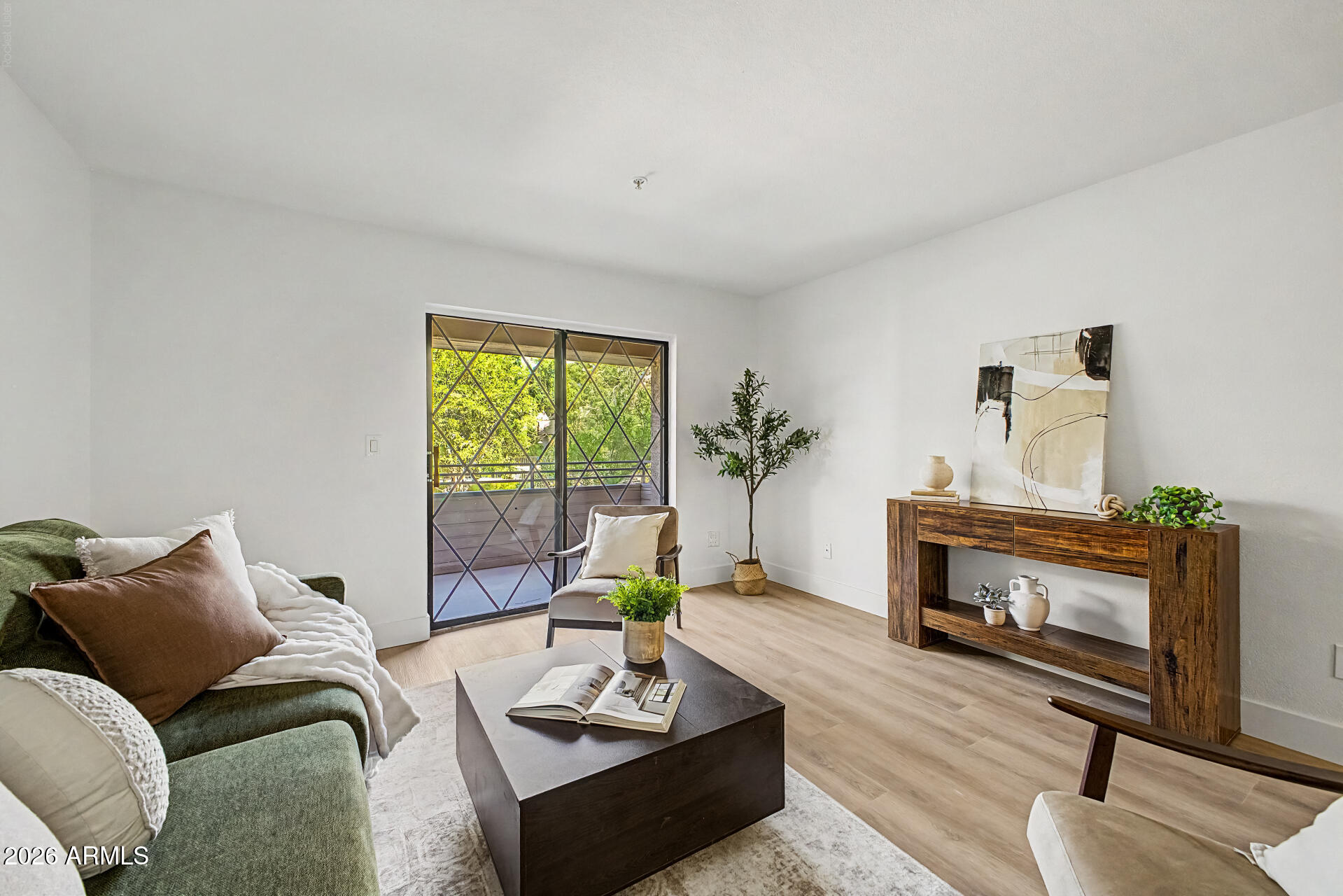 SCOTTSDALE SPRINGS CONDOMINIUMS - Residential