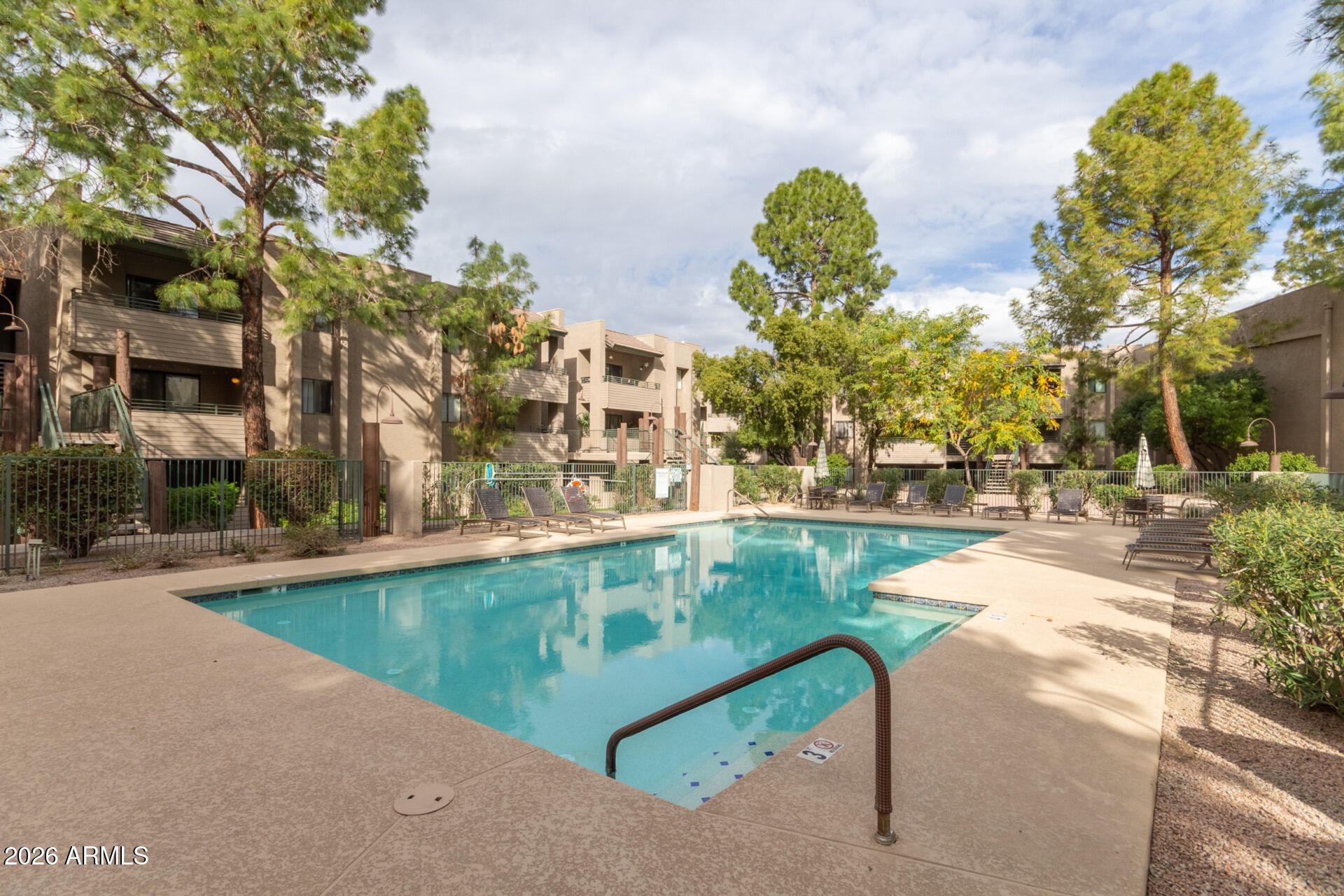 SCOTTSDALE SPRINGS CONDOMINIUMS - Residential