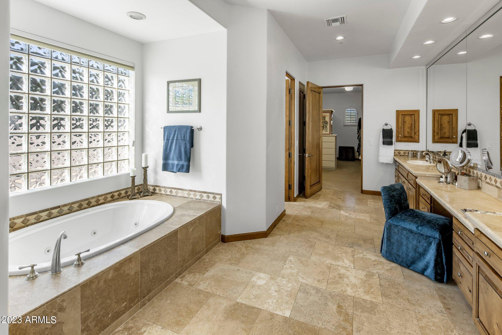 PV MANOR - Residential