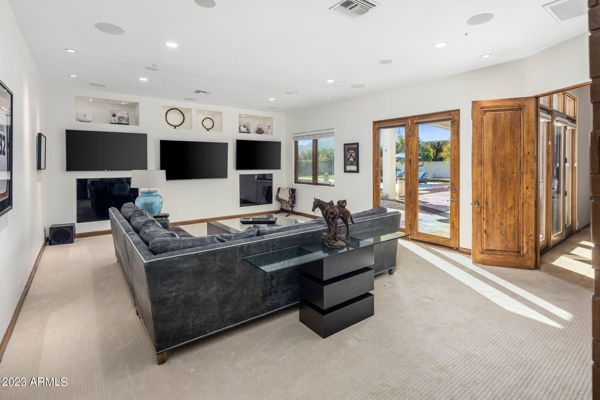 PV MANOR - Residential