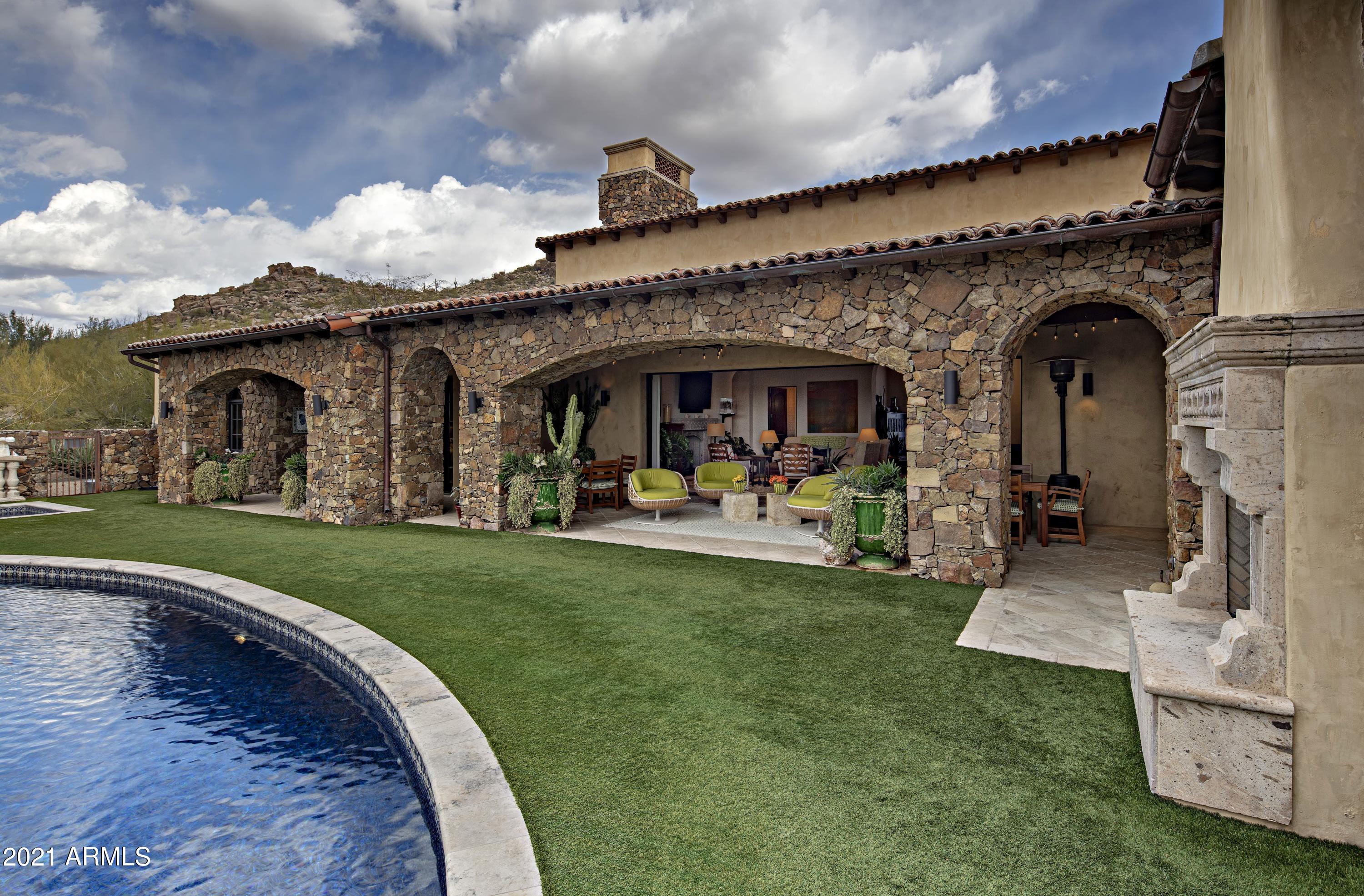 ESTANCIA - Residential