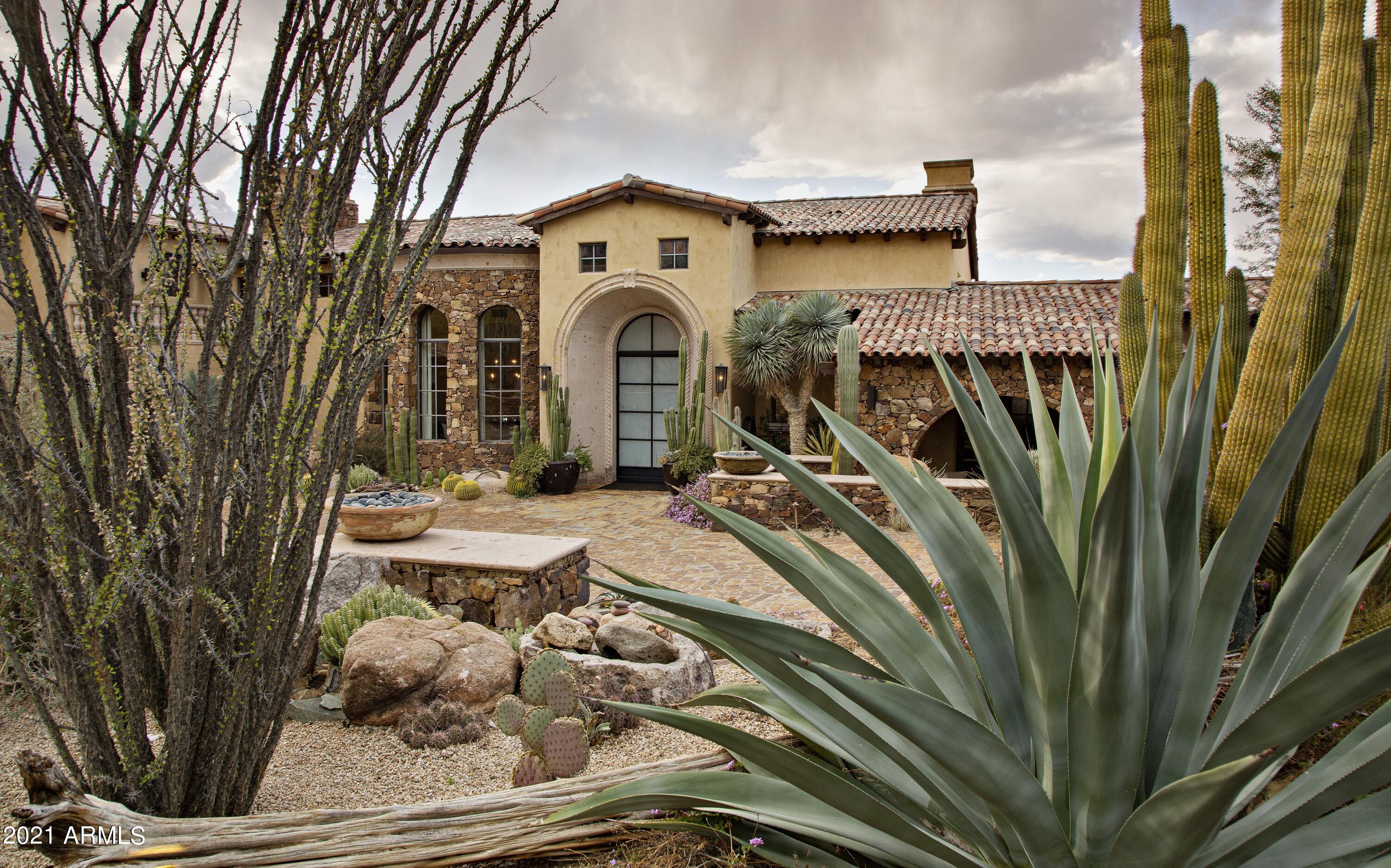 ESTANCIA - Residential