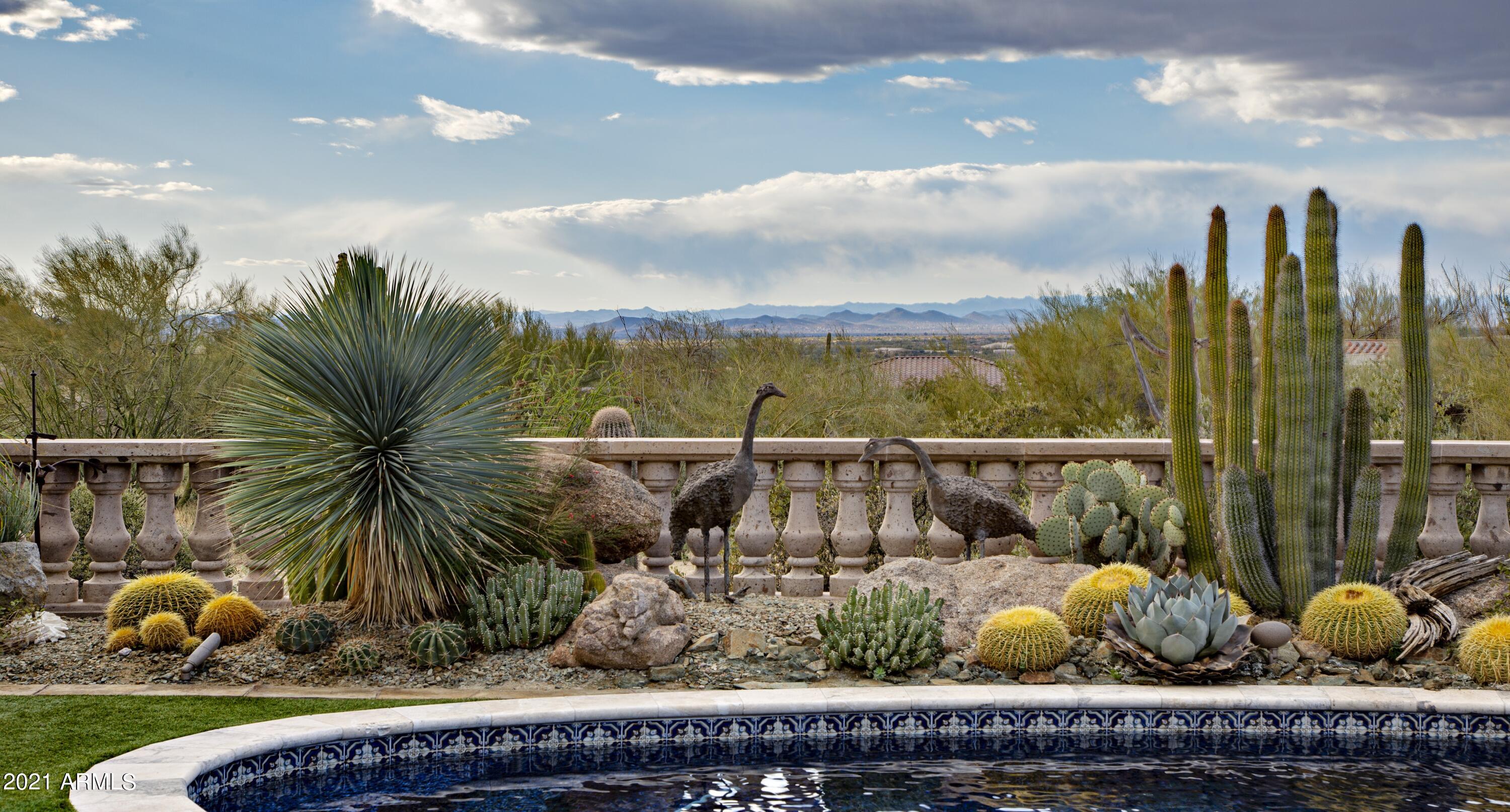 ESTANCIA - Residential
