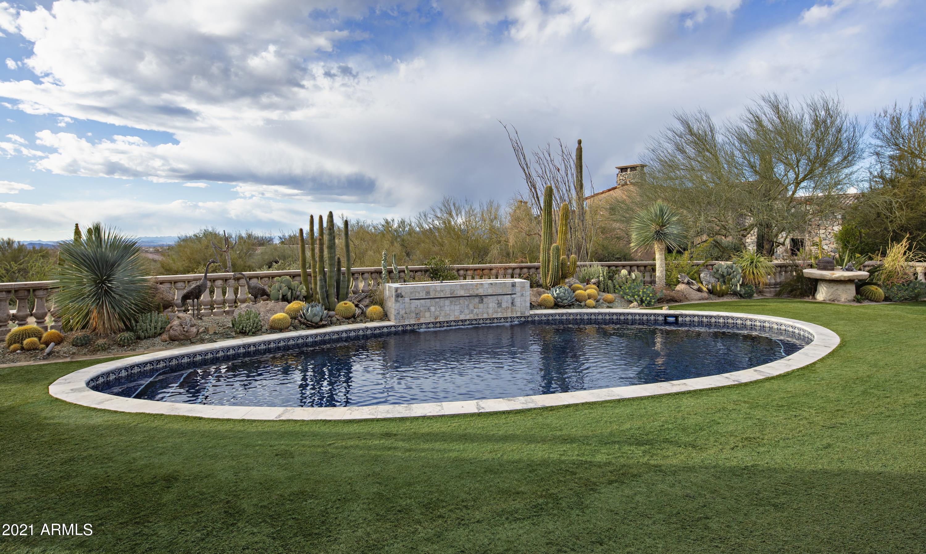 ESTANCIA - Residential