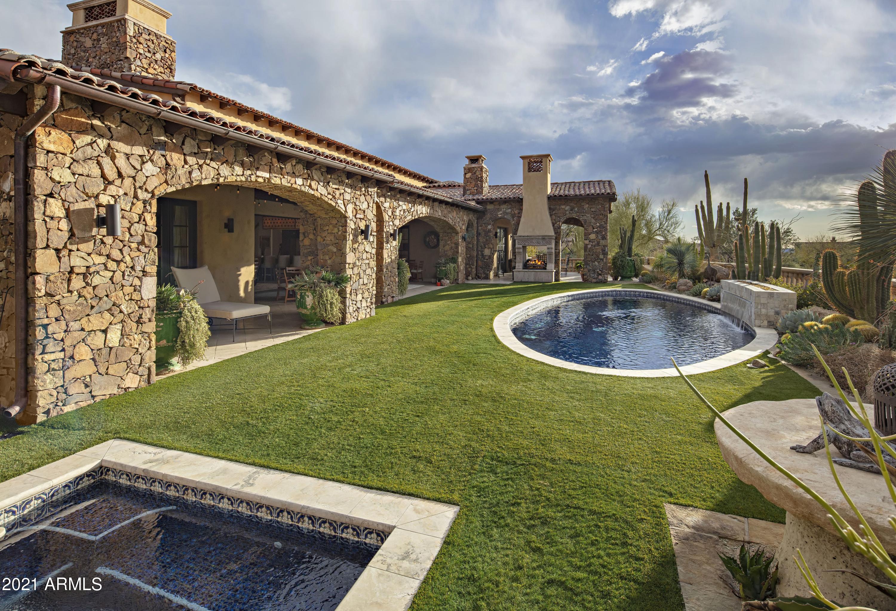 ESTANCIA - Residential