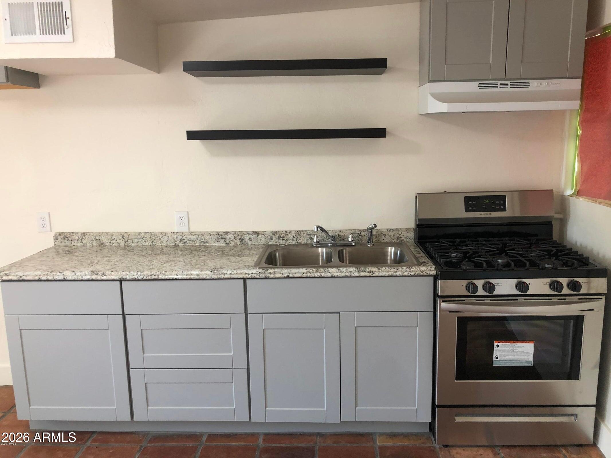 CAPITOLA PLACE - Residential Income