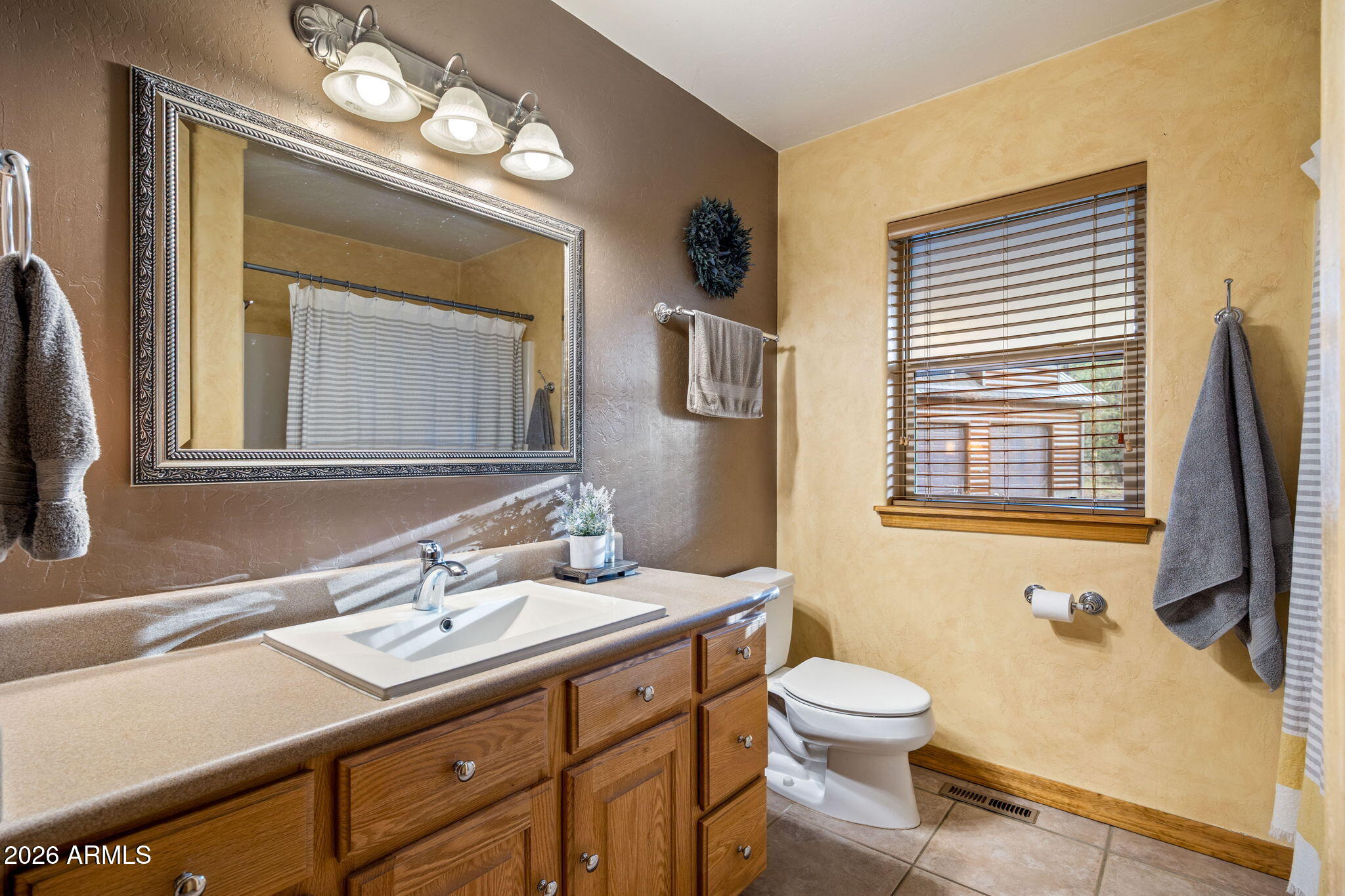 BUCKSKIN ARTISTS COMMUNITY WEST - Residential