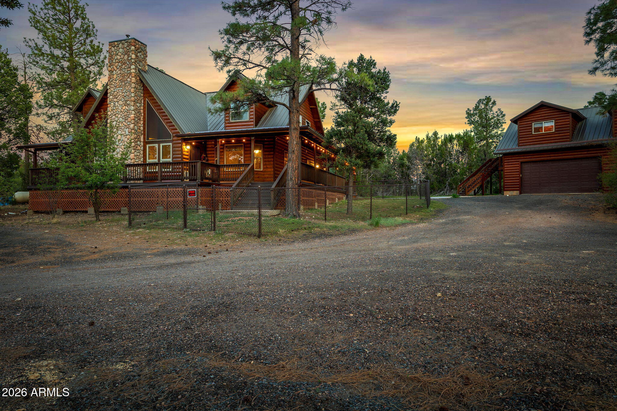 BUCKSKIN ARTISTS COMMUNITY WEST - Residential