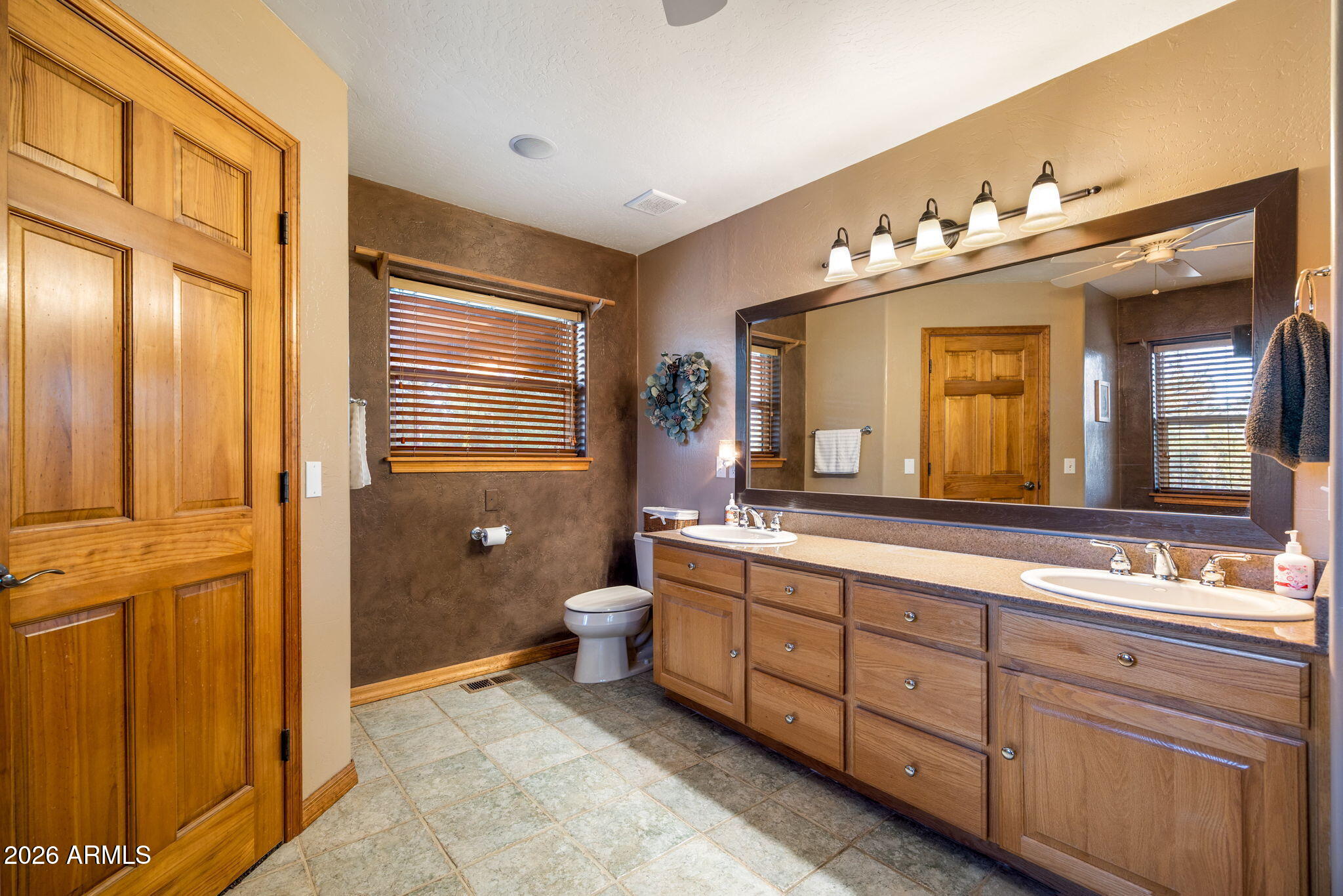 BUCKSKIN ARTISTS COMMUNITY WEST - Residential