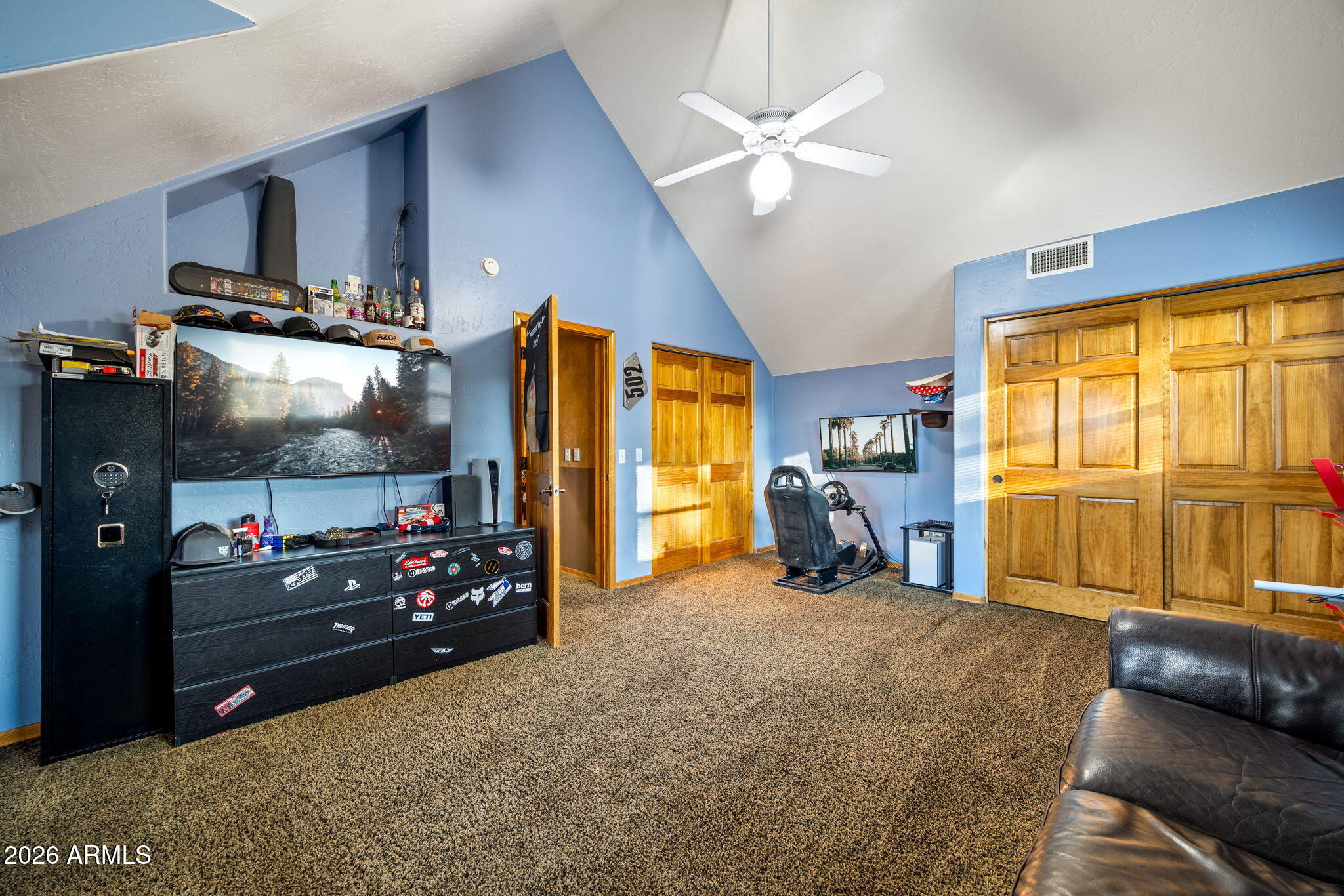 BUCKSKIN ARTISTS COMMUNITY WEST - Residential