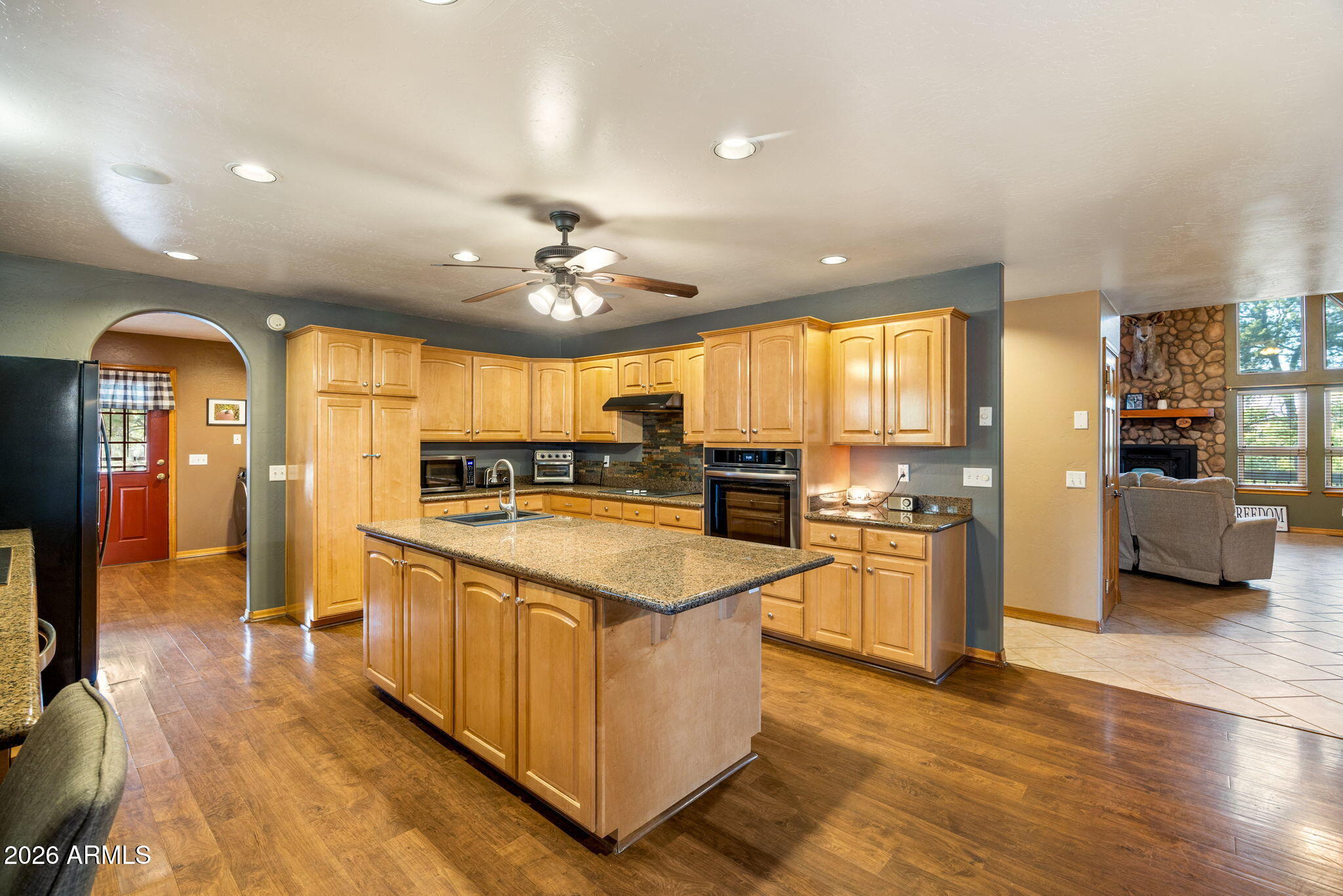 BUCKSKIN ARTISTS COMMUNITY WEST - Residential