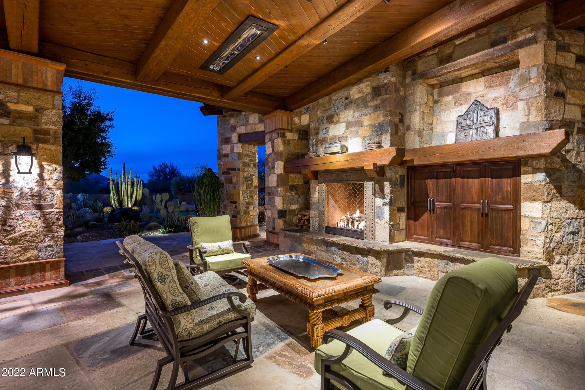 WHISPER ROCK UNIT 3 - Residential