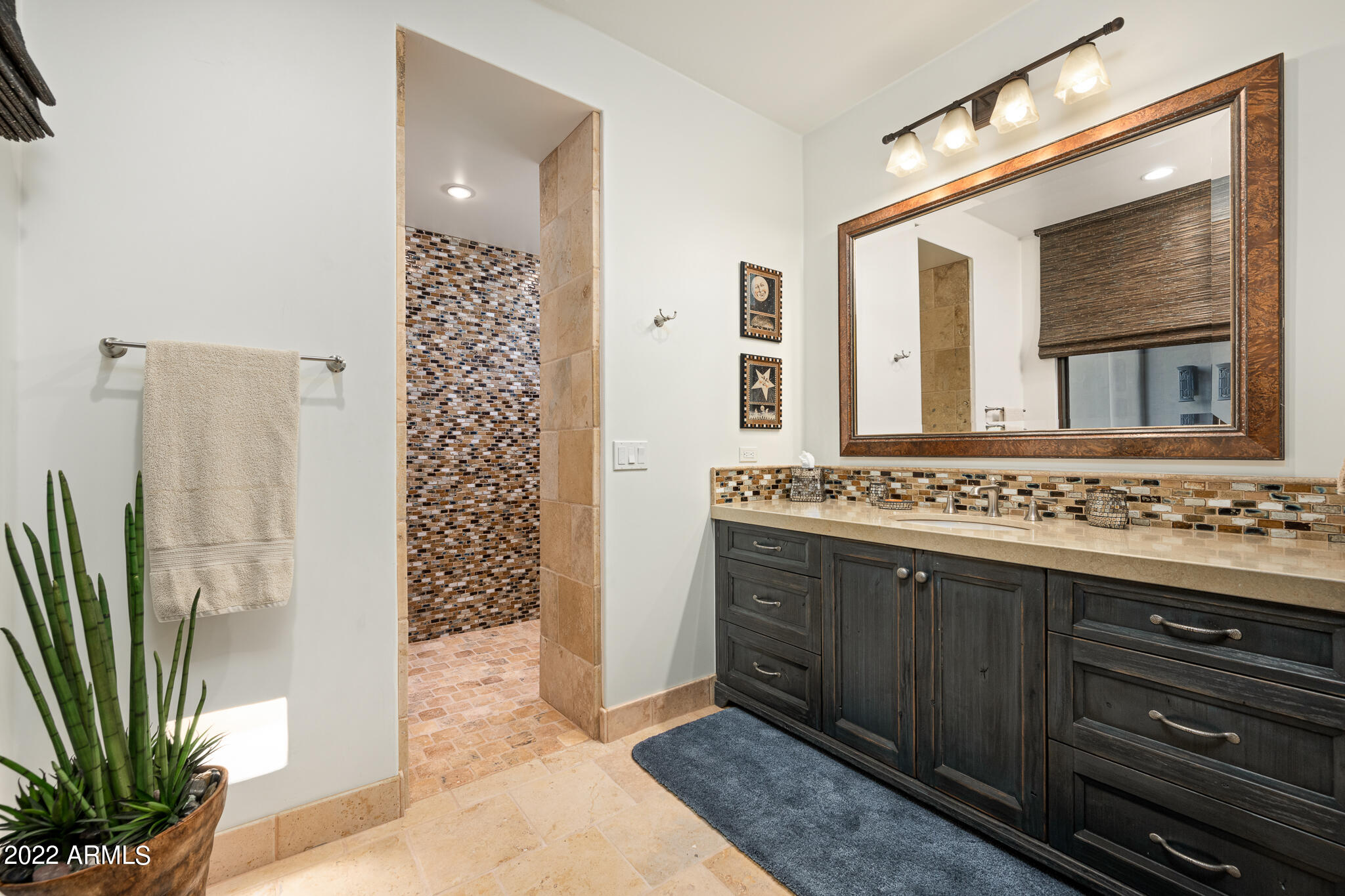 WHISPER ROCK UNIT 3 - Residential