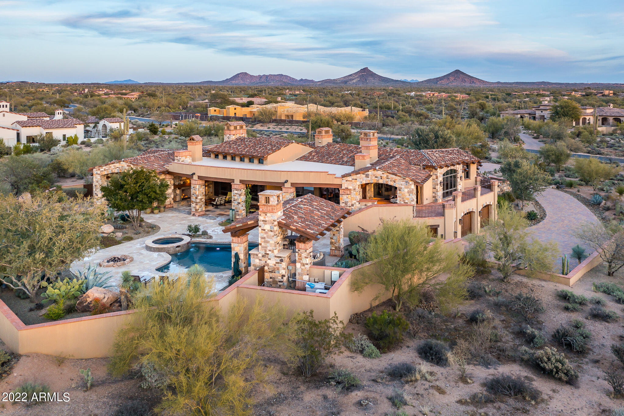 WHISPER ROCK UNIT 3 - Residential