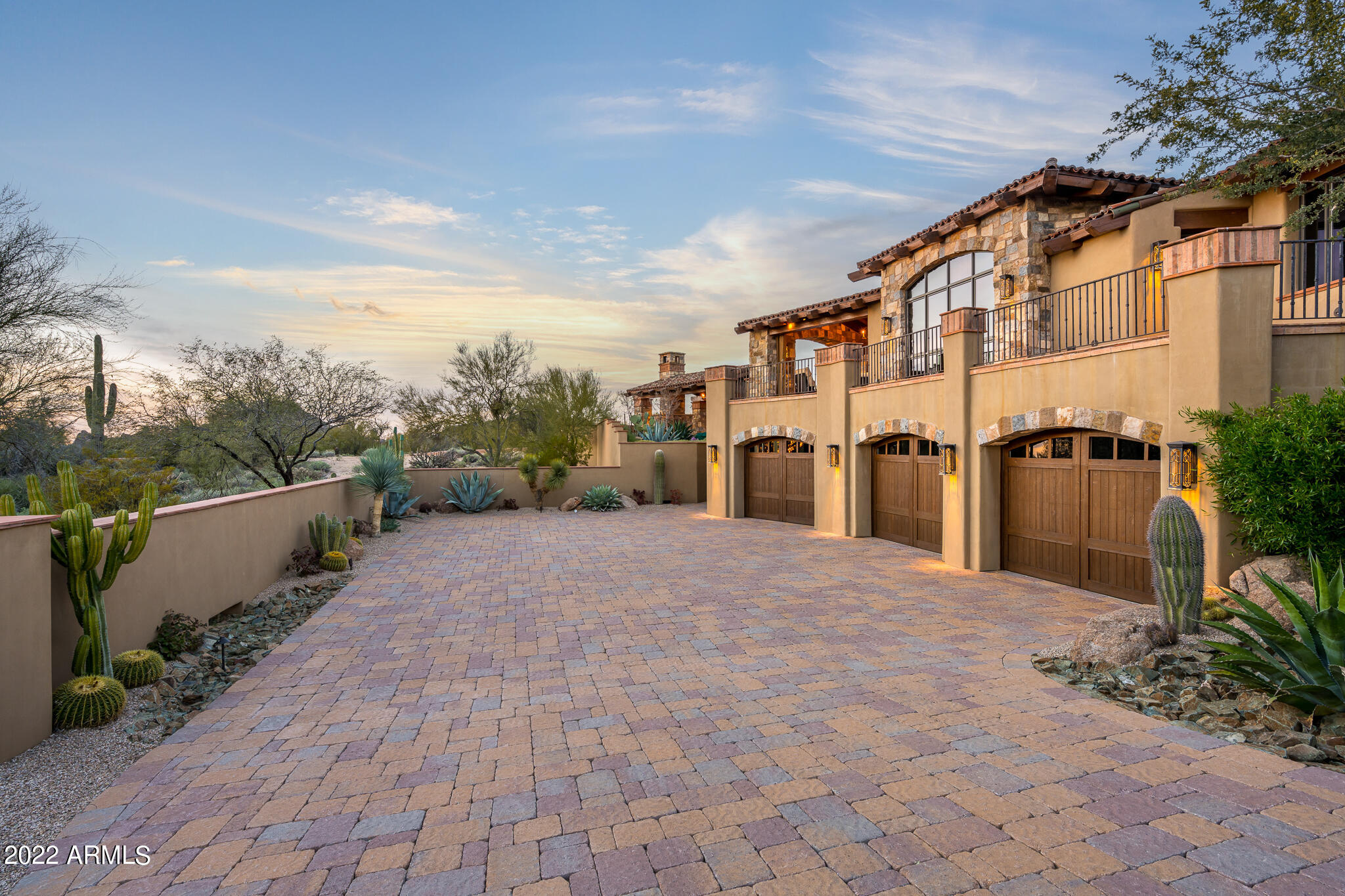 WHISPER ROCK UNIT 3 - Residential