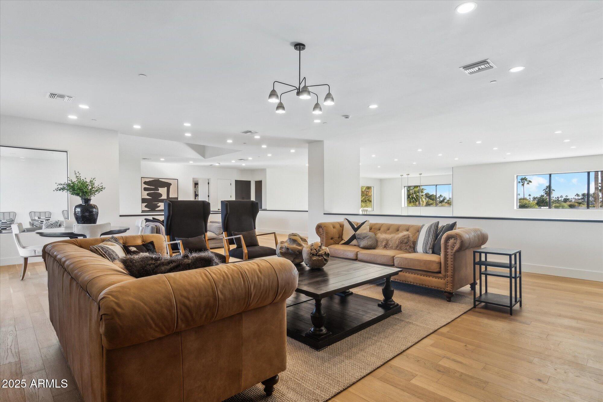 LA TIERRA ESTATES AMD - Residential