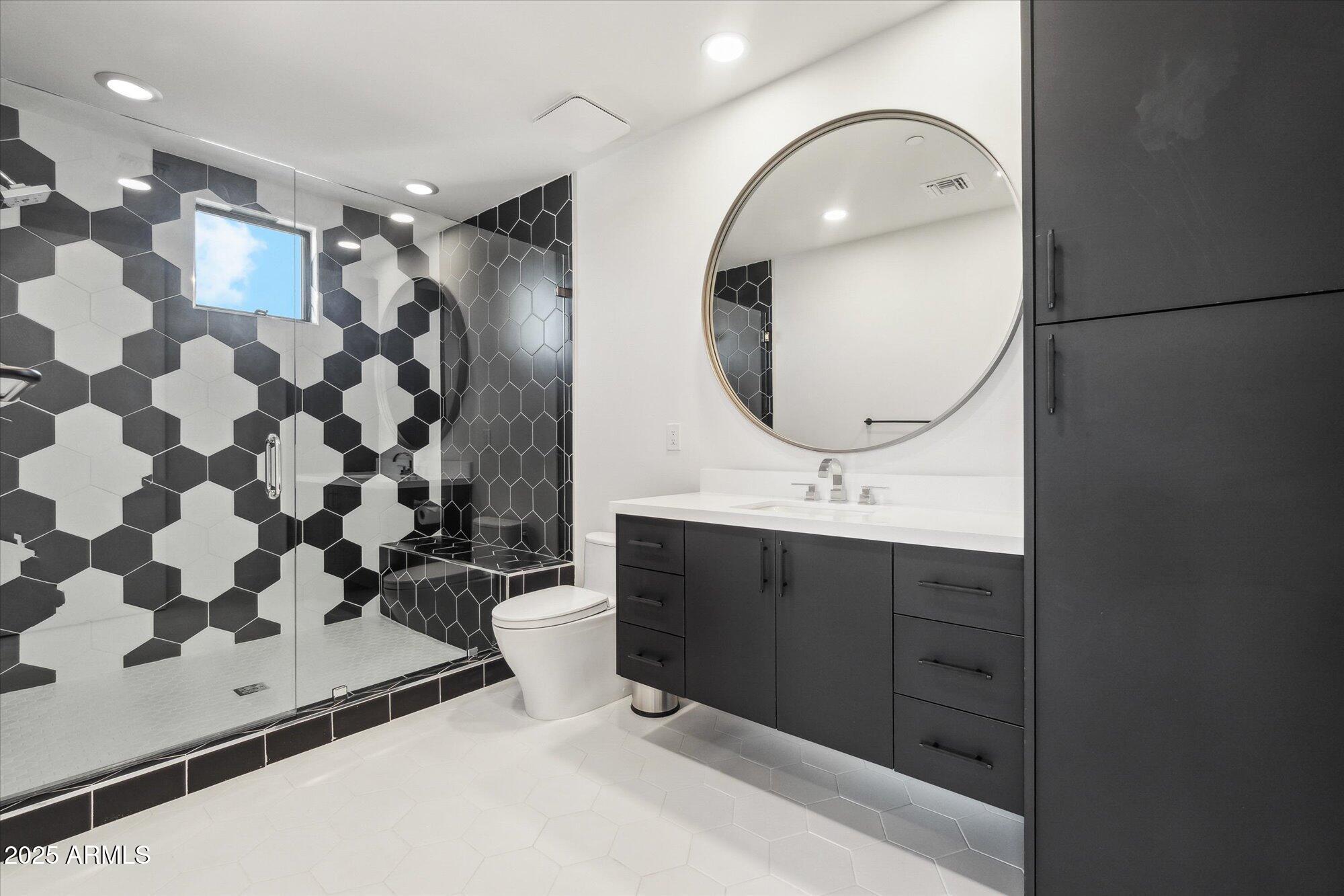 LA TIERRA ESTATES AMD - Residential