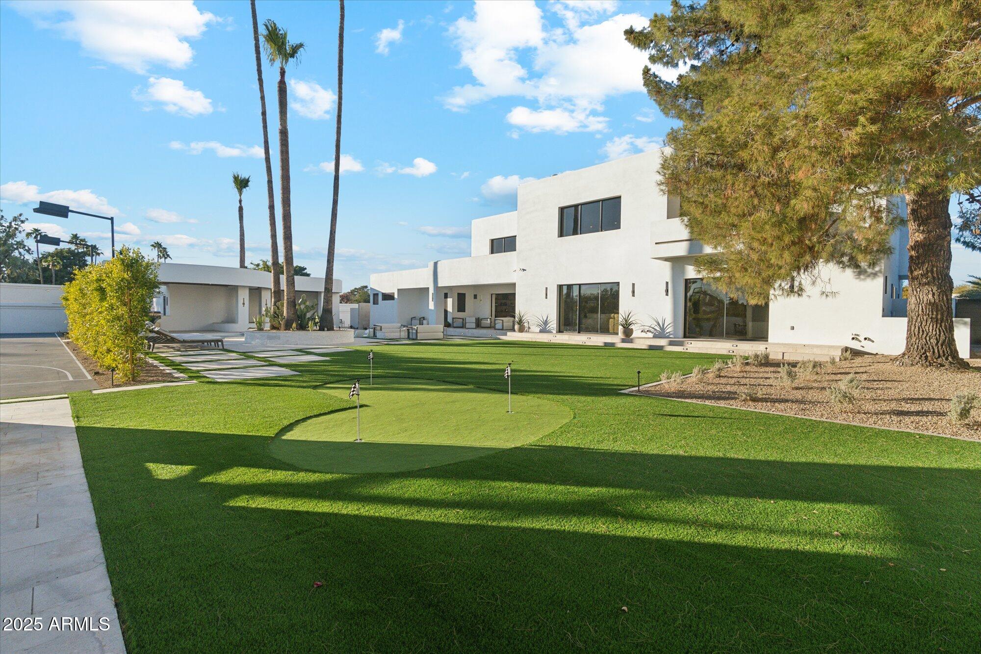 LA TIERRA ESTATES AMD - Residential
